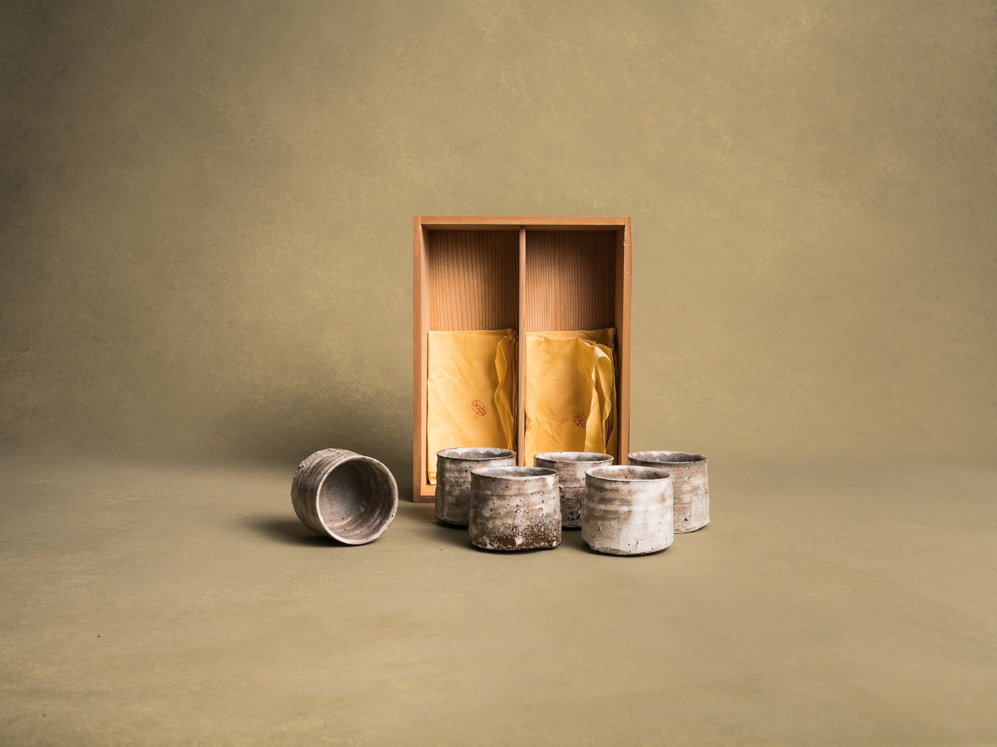 Rare service à thé kumidashi senchawan par le maître Kitaro Kawamura, Japon (vers 1950)..Rare kumidashi senchawan tea set by master Kitaro Kawamura, Japan (circa 1950)