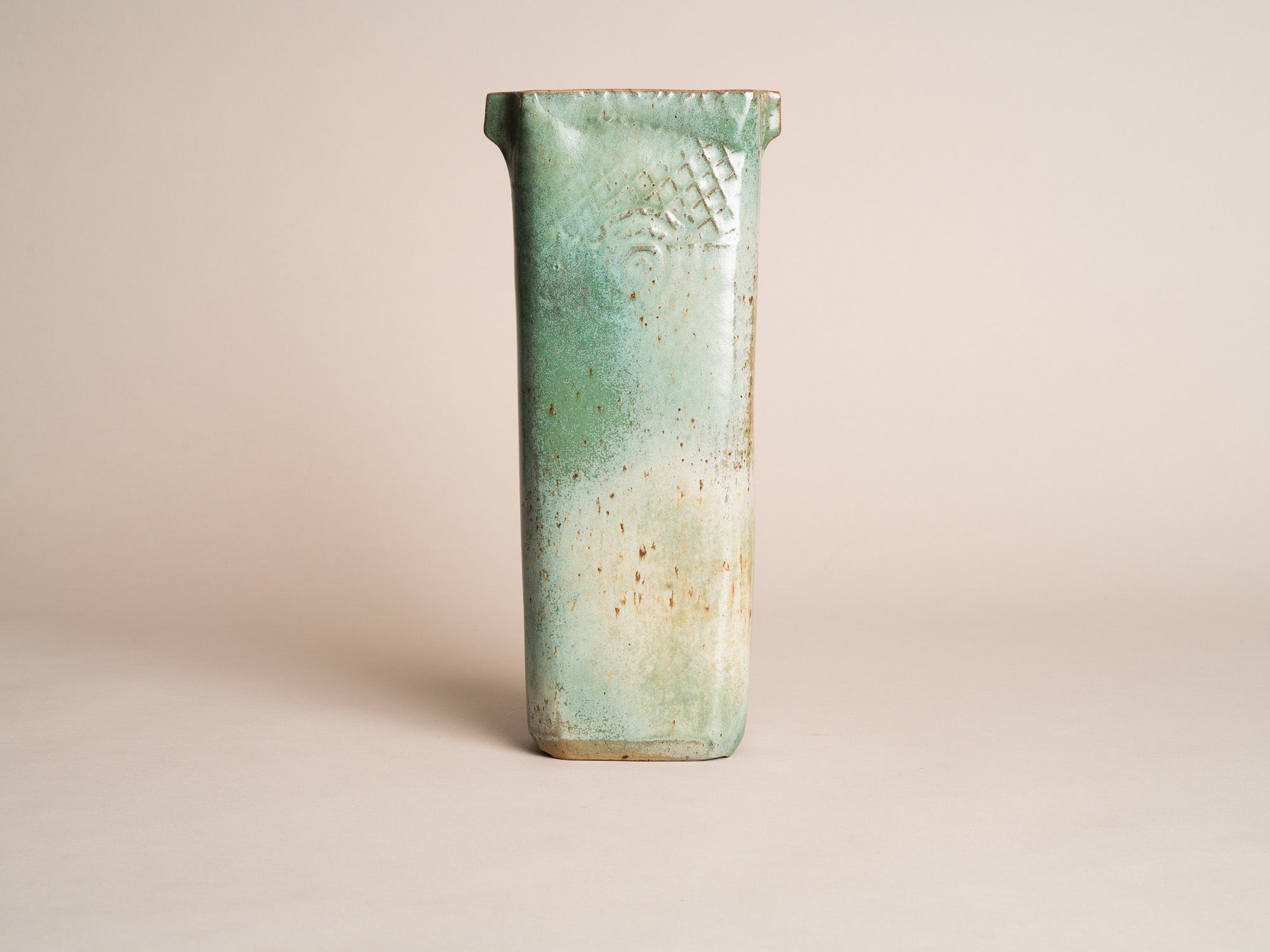 Vase en grès pour l'ikebana de Jean-Claude Séris, France (vers 1980)..Stoneware ikebana vase by Jean-Claude Séris, France (circa 1980)