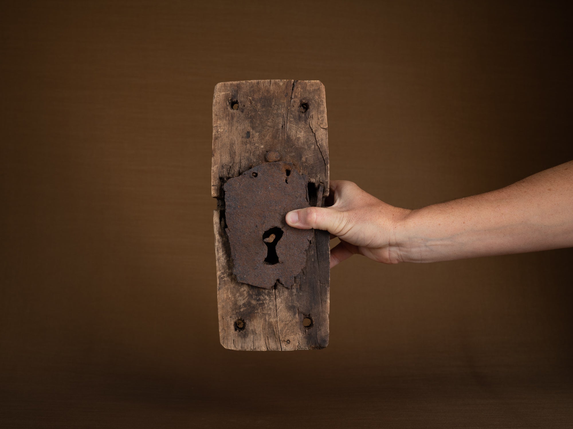Rare serrure ancienne, art paysan, Suède (XVIIIe siècle)..Rare old lock, peasant art, Sweden (18th century)