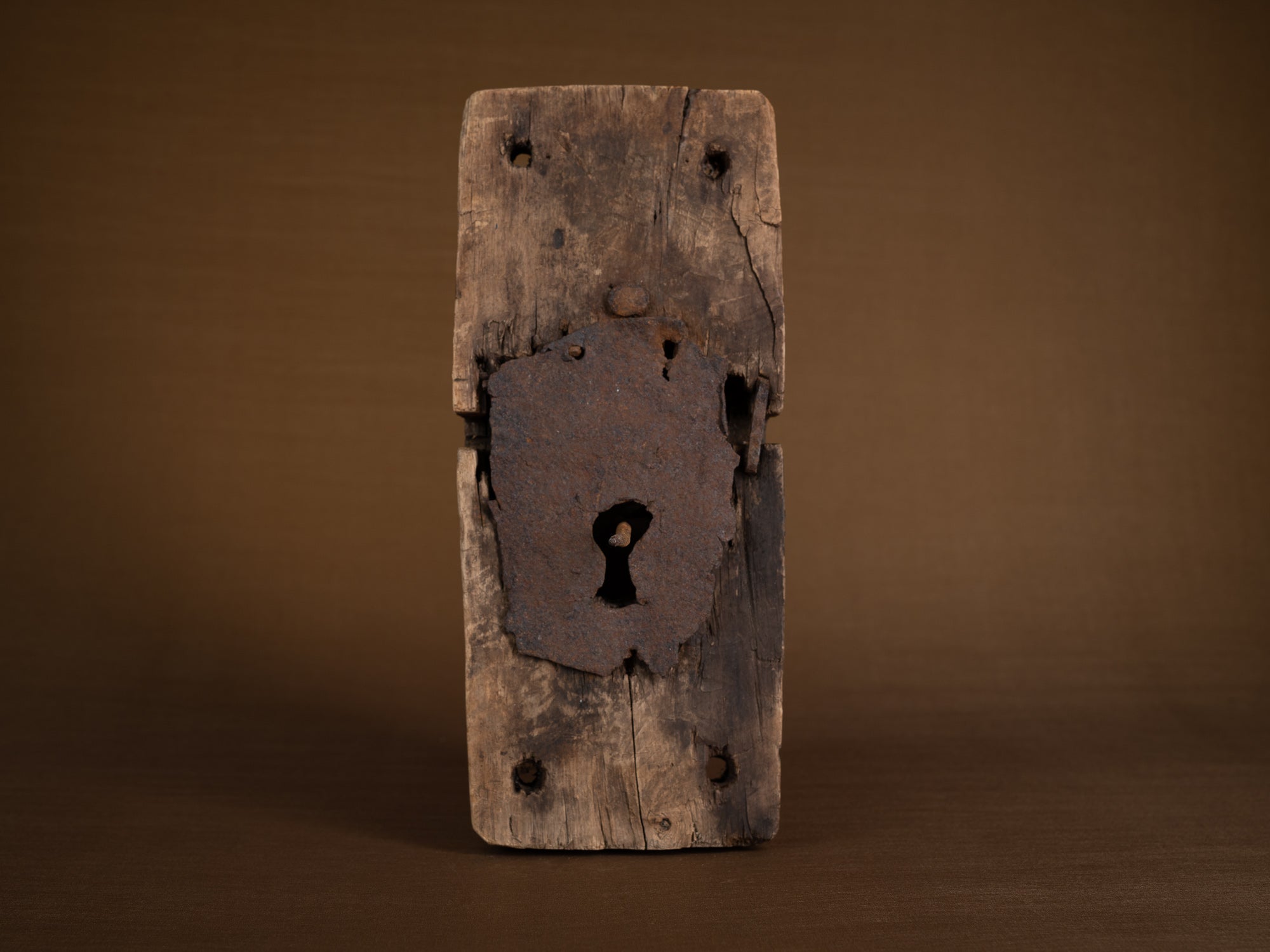 Rare serrure ancienne, art paysan, Suède (XVIIIe siècle)..Rare old lock, peasant art, Sweden (18th century)