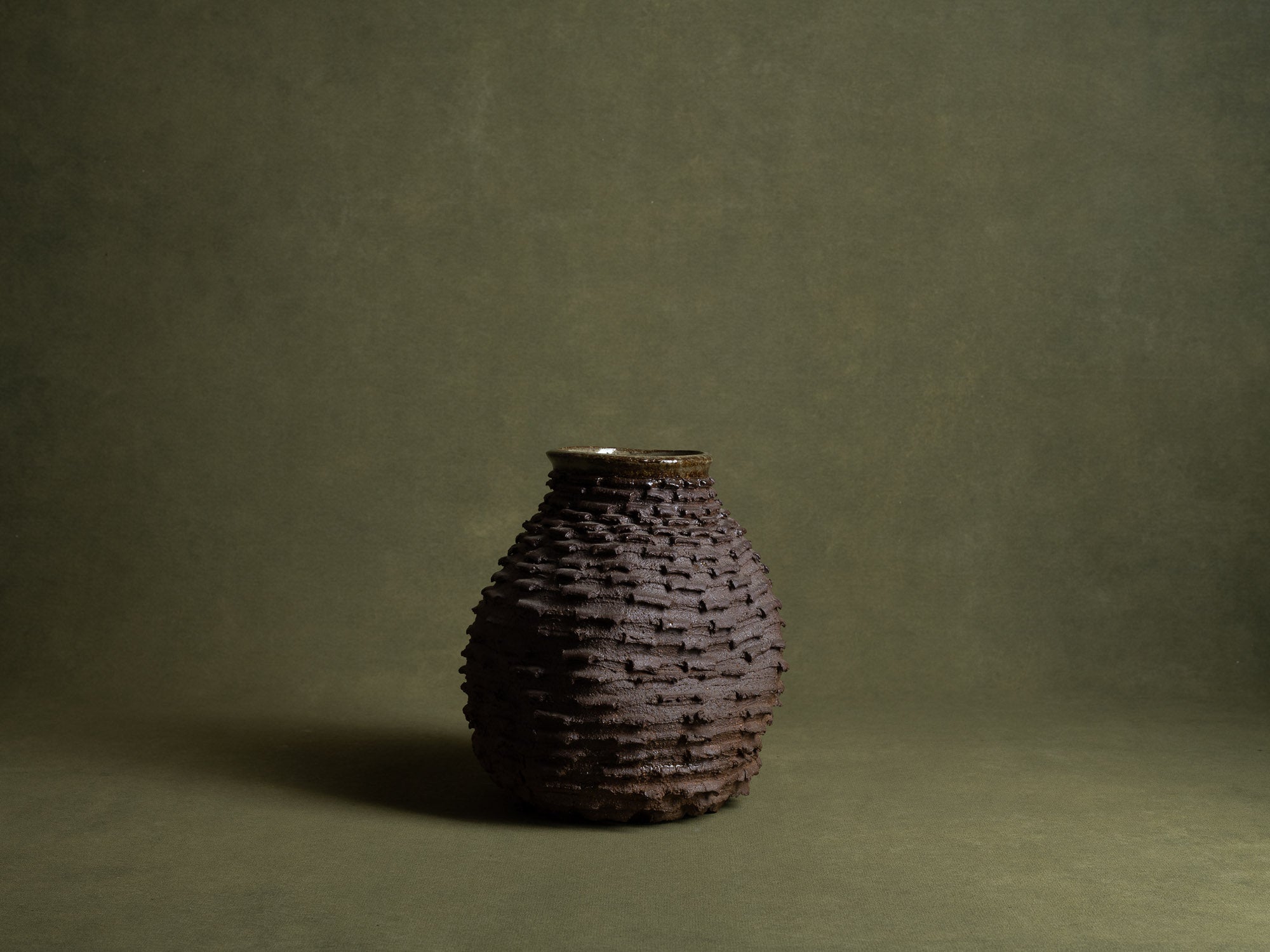 Vase sculptural de Shōzō Michikawa, Japon (vers 2005)..Freeform sculptural vase by Shōzō Michikawa, Japan (ca. 2005)