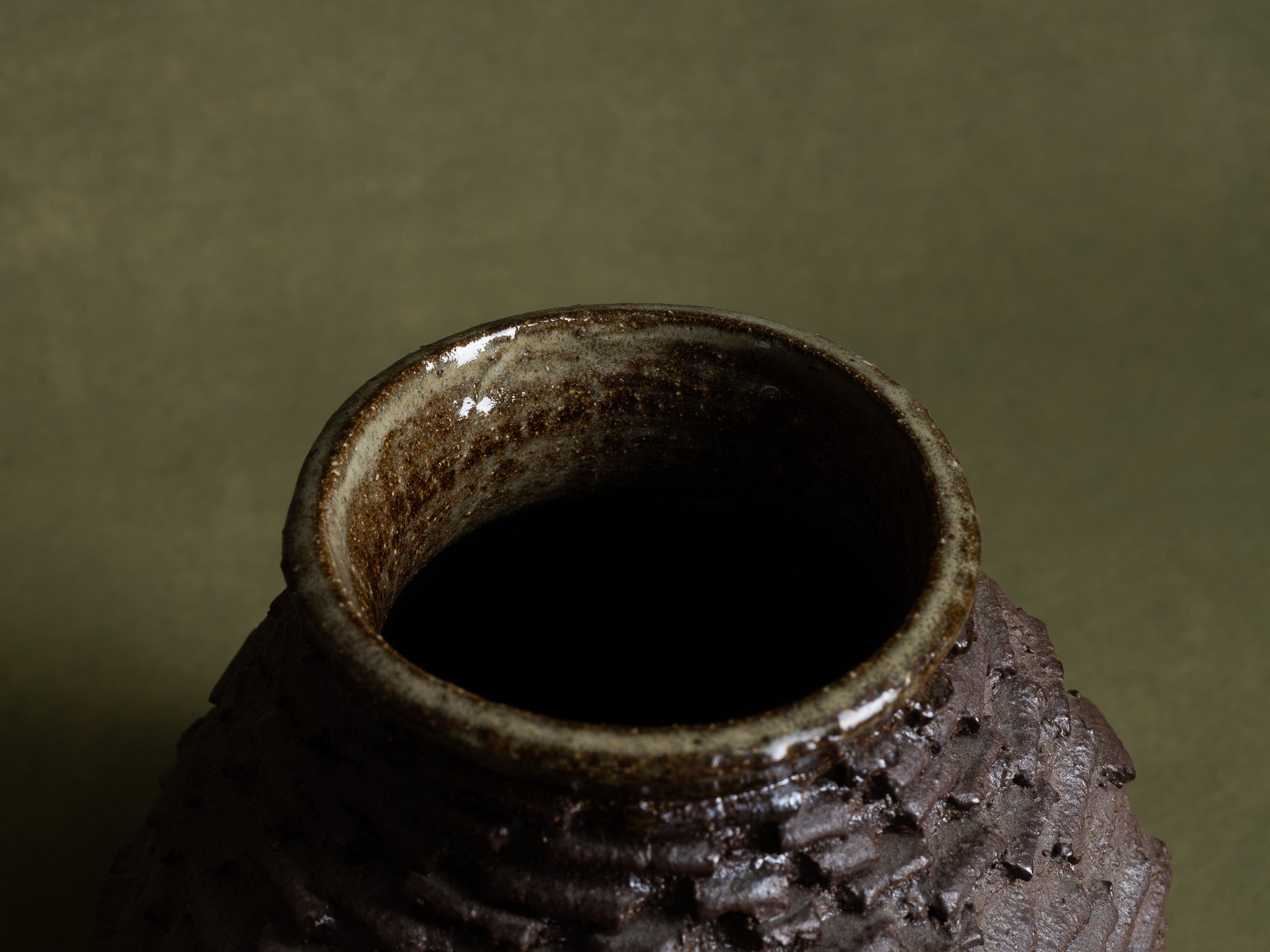 Vase sculptural de Shōzō Michikawa, Japon (vers 2005)..Freeform sculptural vase by Shōzō Michikawa, Japan (ca. 2005)
