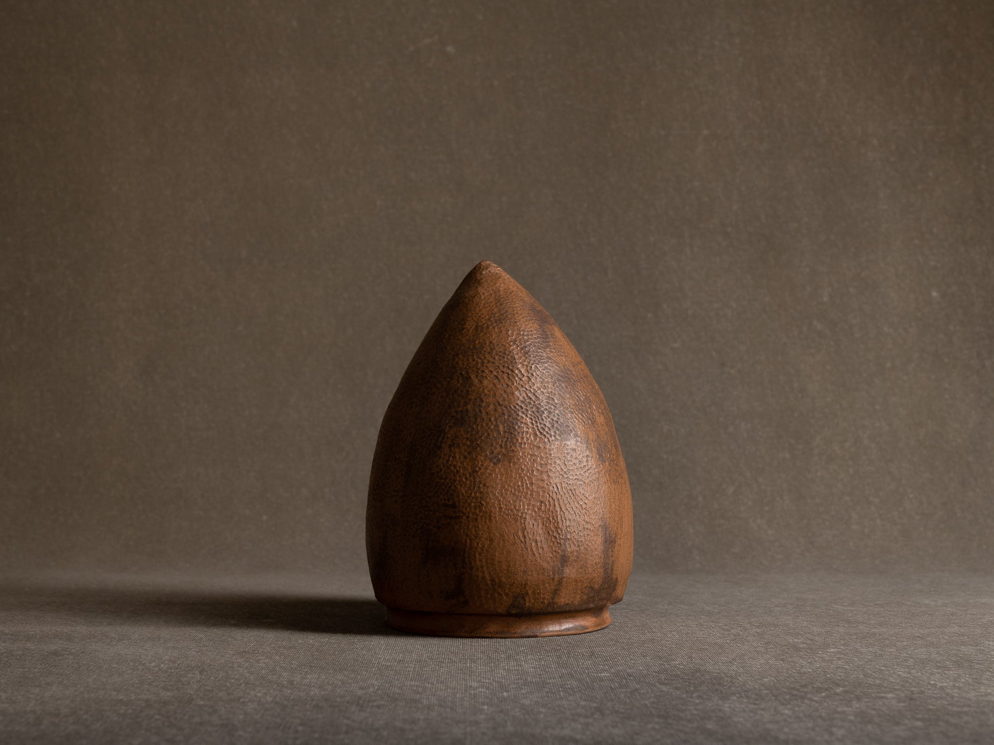 Sculpture "tête humaine" en grès, France (années 1980)..Sculpture "human head" in stoneware, France (1980s)