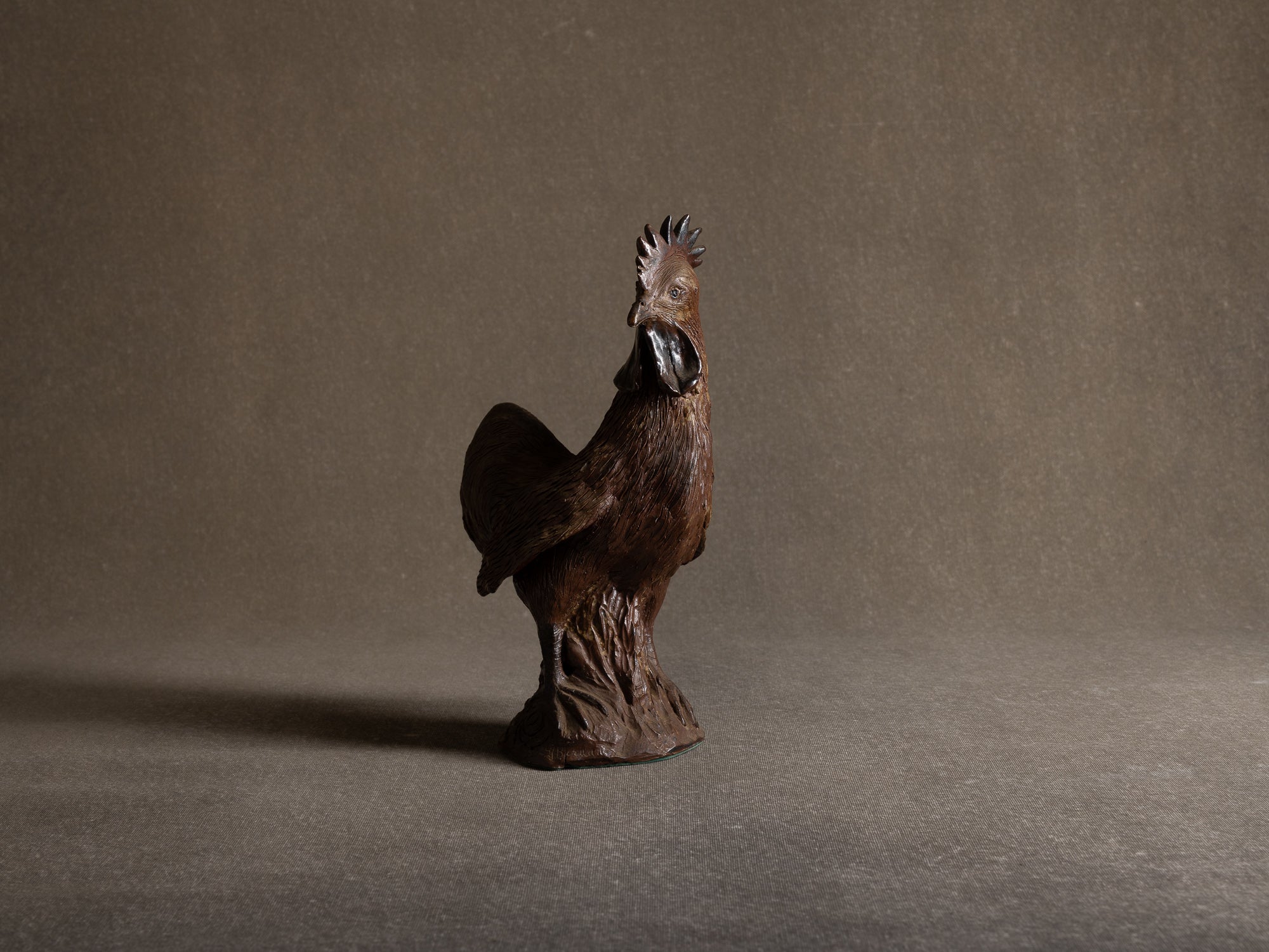 Sculpture animalière en grès de La Borne par Guy Bernon, coq, France (années 1970-80)..La Borne Guy Bernon stoneware rooster sculpture, France (1970-80's)