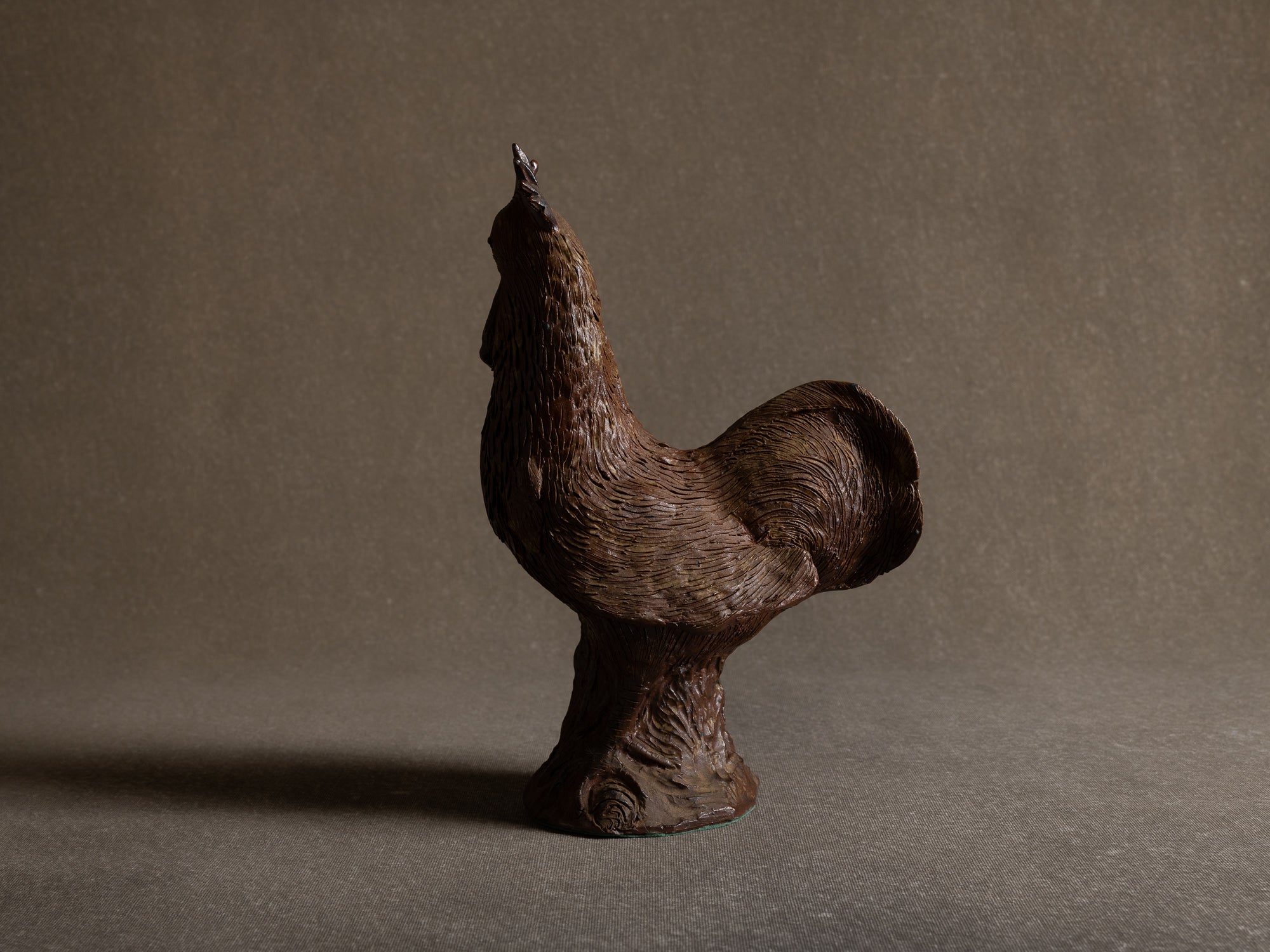 Sculpture animalière en grès de La Borne par Guy Bernon, coq, France (années 1970-80)..La Borne Guy Bernon stoneware rooster sculpture, France (1970-80's)