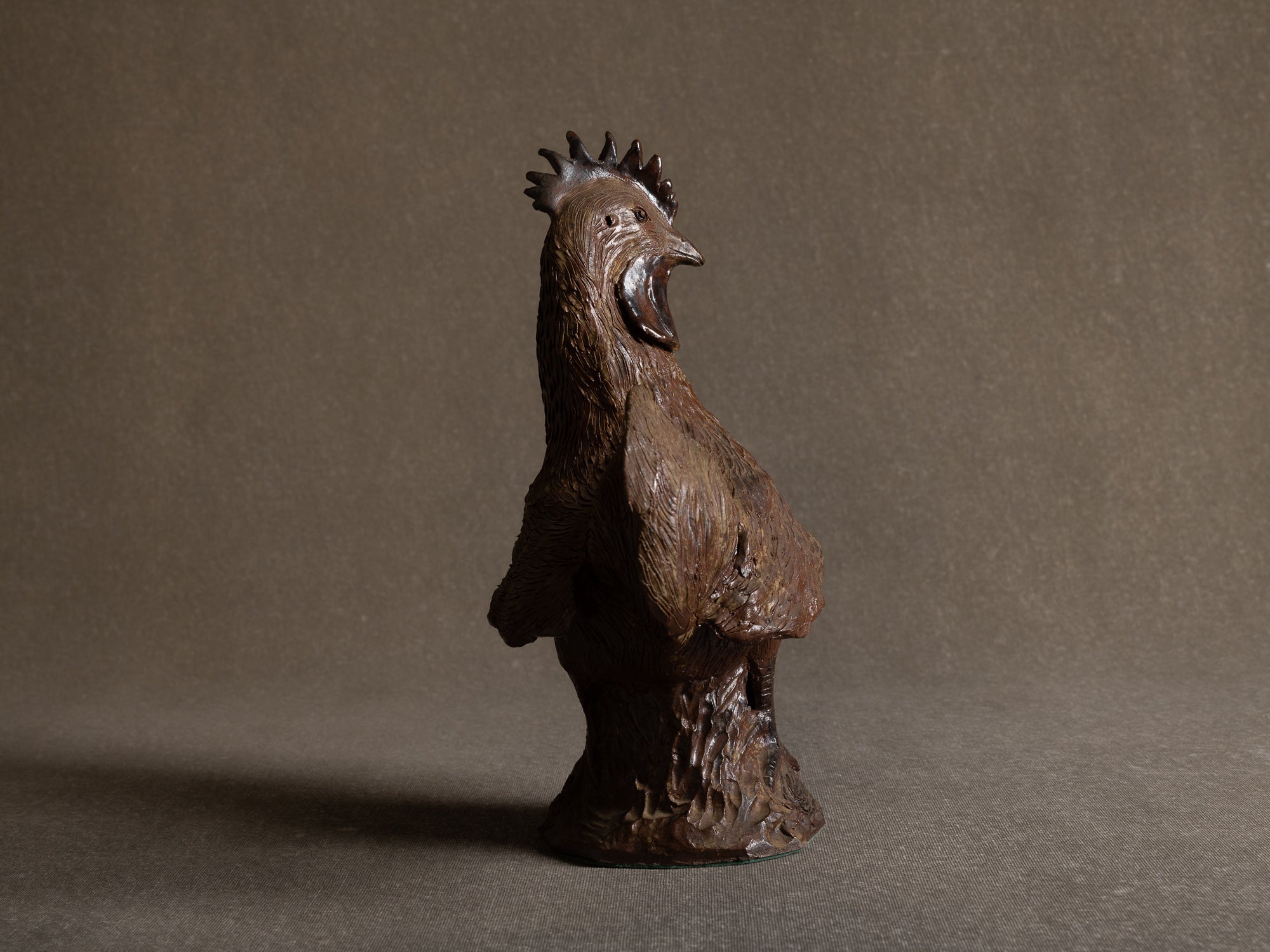 Sculpture animalière en grès de La Borne par Guy Bernon, coq, France (années 1970-80)..La Borne Guy Bernon stoneware rooster sculpture, France (1970-80's)