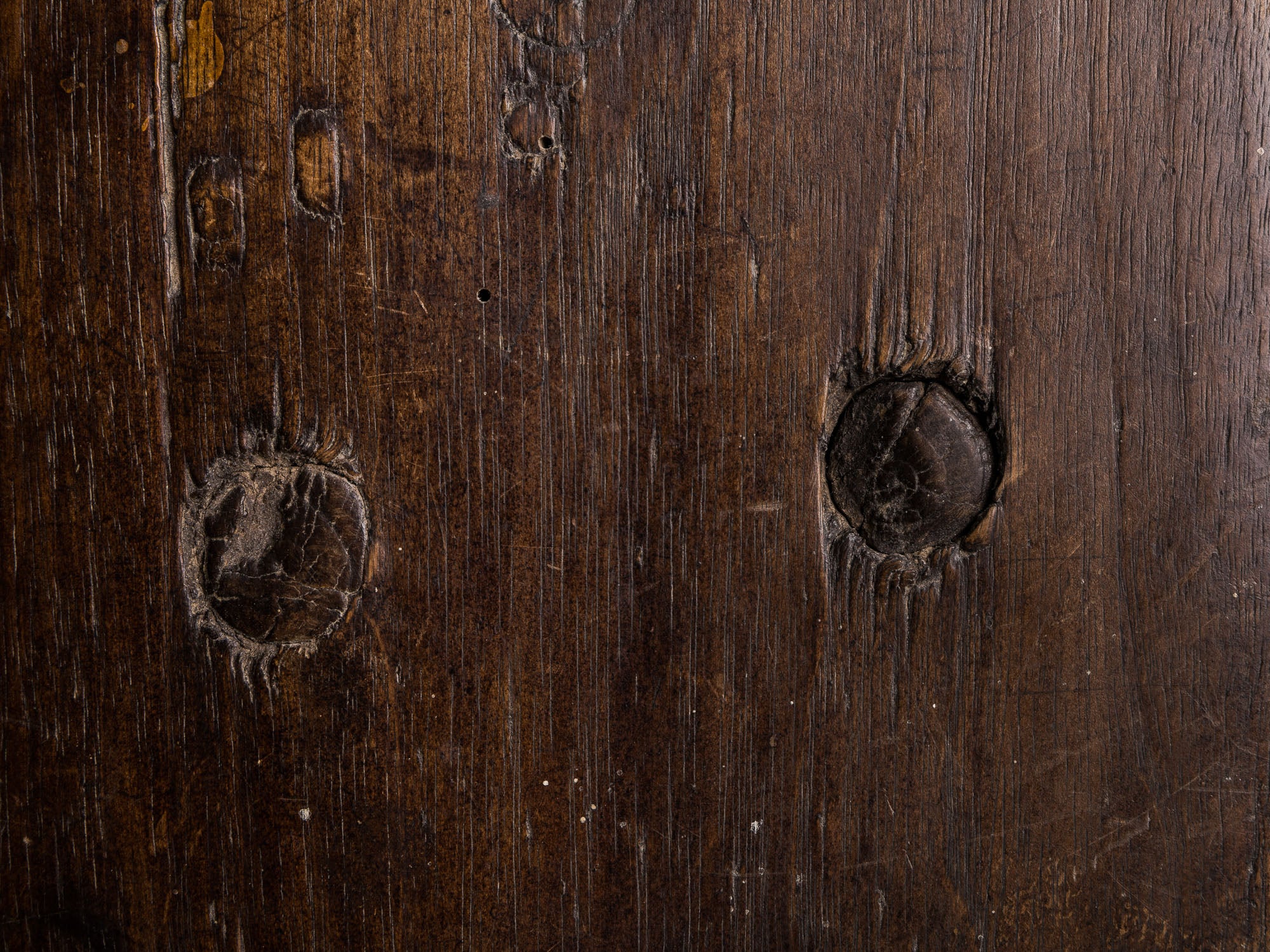 Tabouret de traite, art paysan auvergnat, France (XIXe siècle)..Milking stool, Auvergne peasant art, France (19th century)