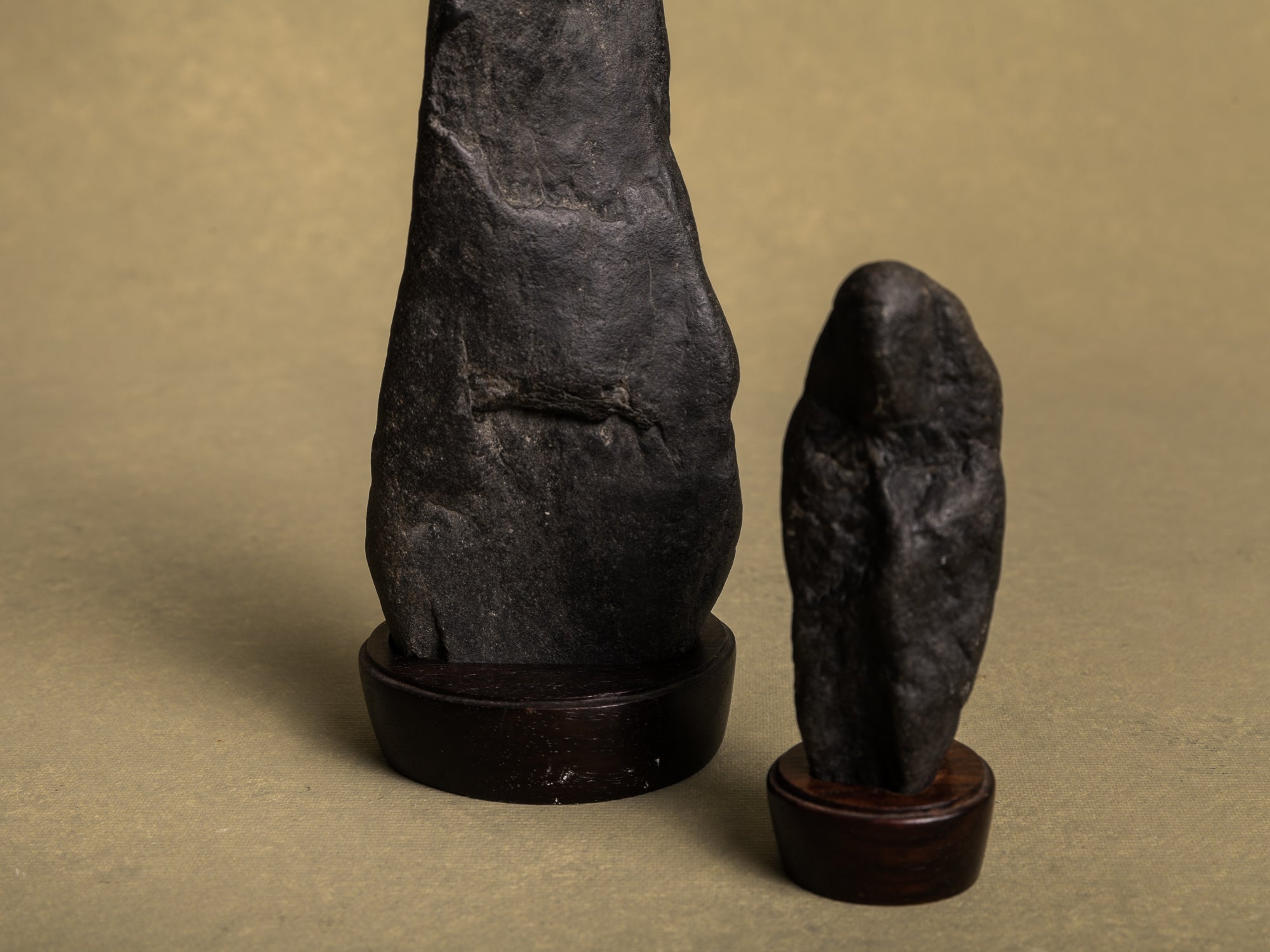 Suiseki sugata‑ishi, pierres‑personnages, Japon (XXe siècle)..Suiseki, mingei sugata‑ishi stones, Japan (20th century)