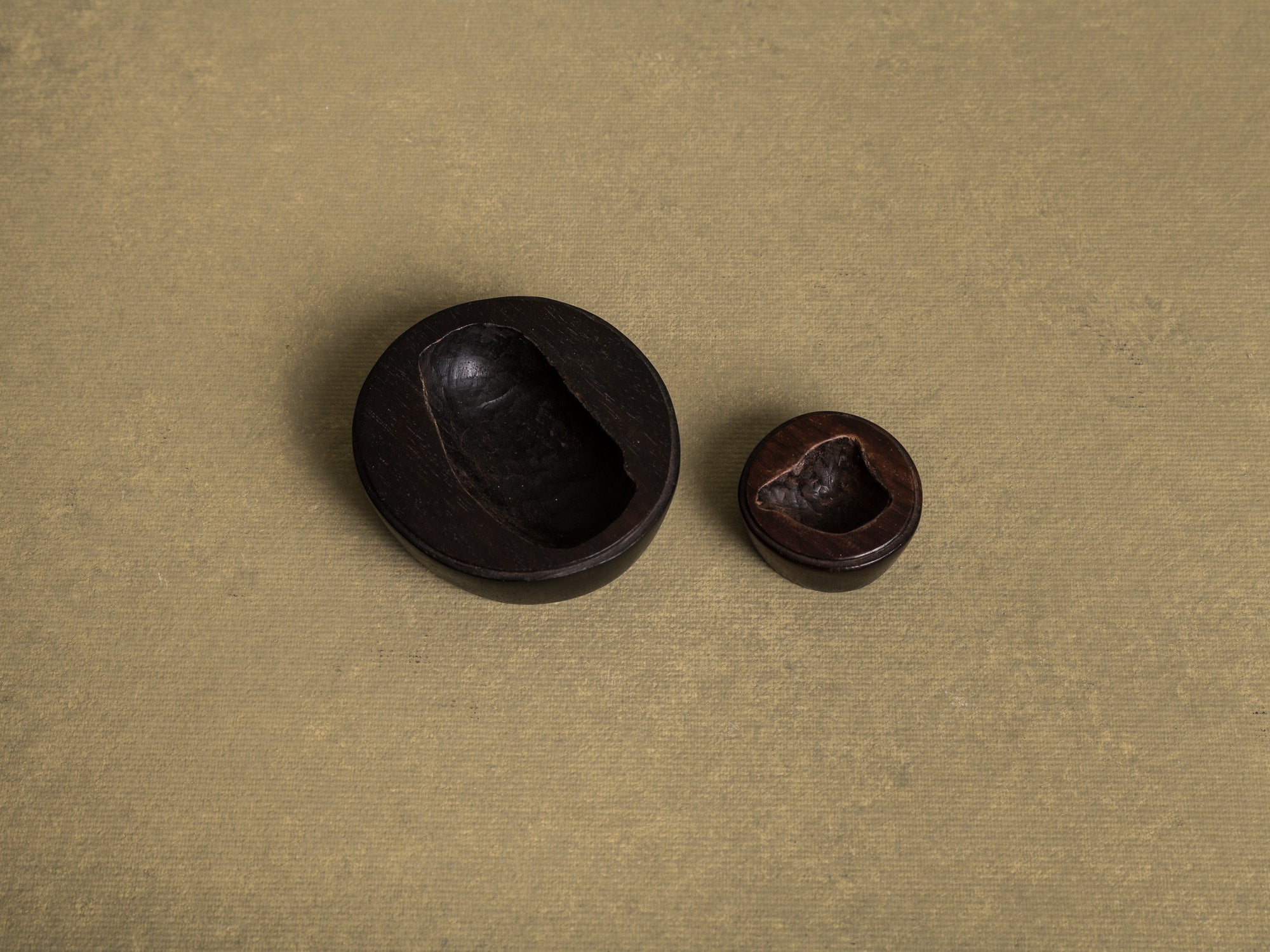 Suiseki sugata‑ishi, pierres‑personnages, Japon (XXe siècle)..Suiseki, mingei sugata‑ishi stones, Japan (20th century)