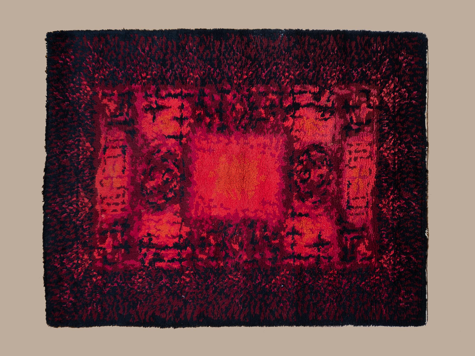 Tapisserie / Tapis Ryijy en laine, Finlande (vers 1960)..Ryijy rug / wall tapestry, Finland (ca. 1960)