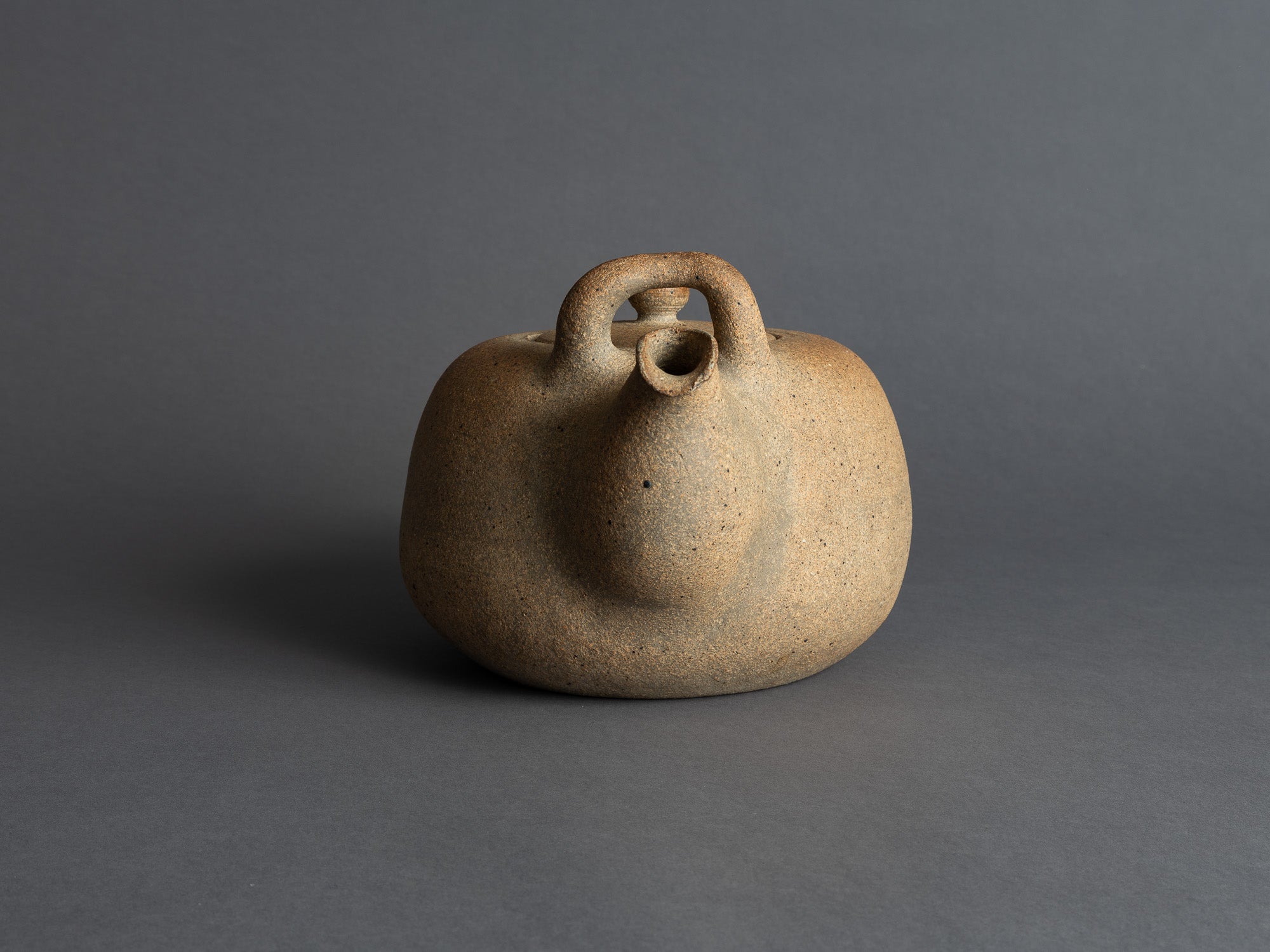 Grande théière par Nils Kähler pour Kähler keramik, Danemark (vers 1945)..Teapot by Nils Kähler for Kähler keramik, Denmark (circa 1945)
