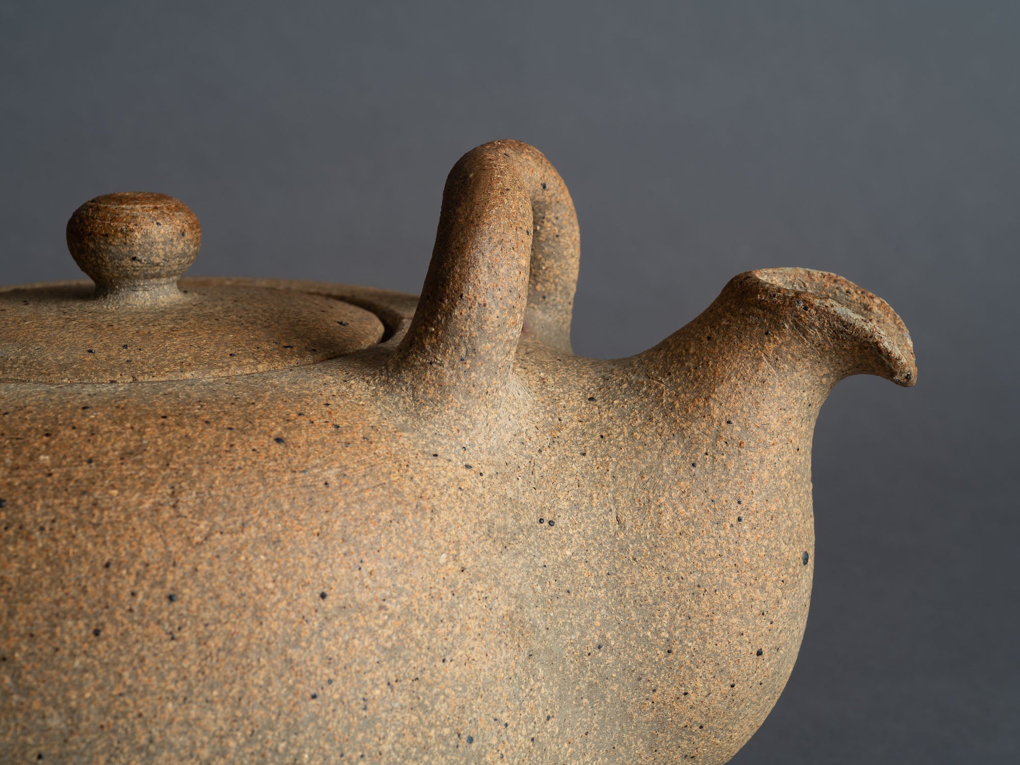 Grande théière par Nils Kälher pour Kälher keramik, Danemark (vers 1945)..Teapot by Nils Kälher for Kälher keramik, Denmark (circa 1945)