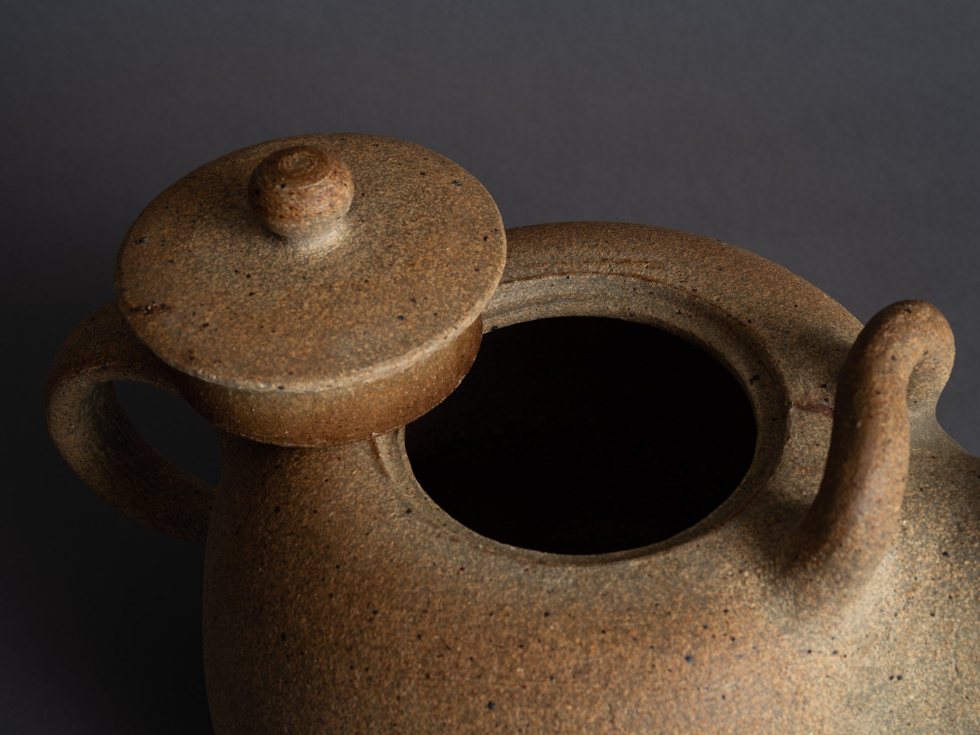 Grande théière par Nils Kähler pour Kähler keramik, Danemark (vers 1945)..Teapot by Nils Kähler for Kähler keramik, Denmark (circa 1945)