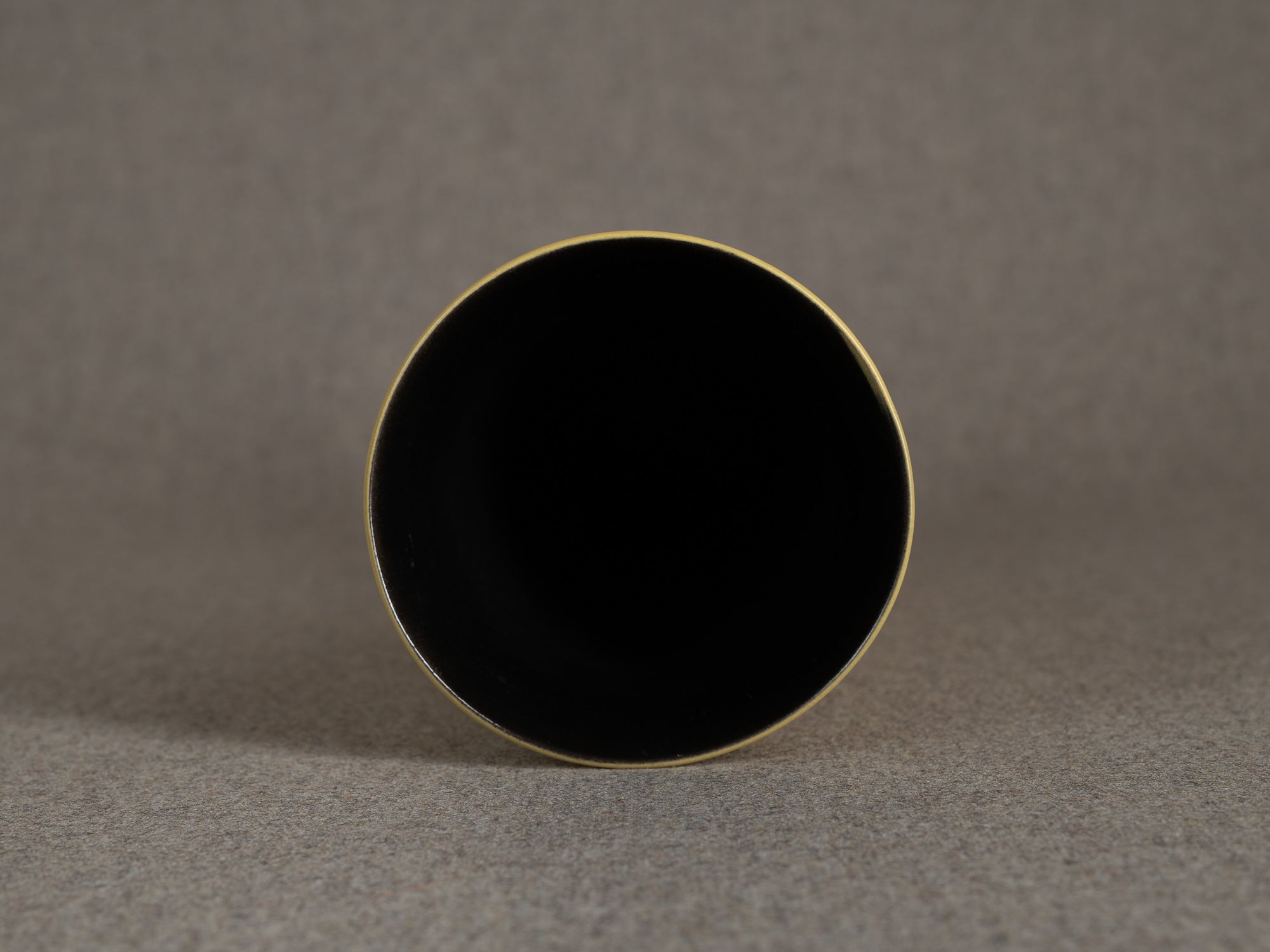 Vase diabolo en faïence par Friedrich Düpmann pour Fritz Van Daalen, R.F.A. (vers 1955)..Earthenware diabolo vase by Friedrich Düpmann for Fritz Van Daalen, West Germany (circa 1955)