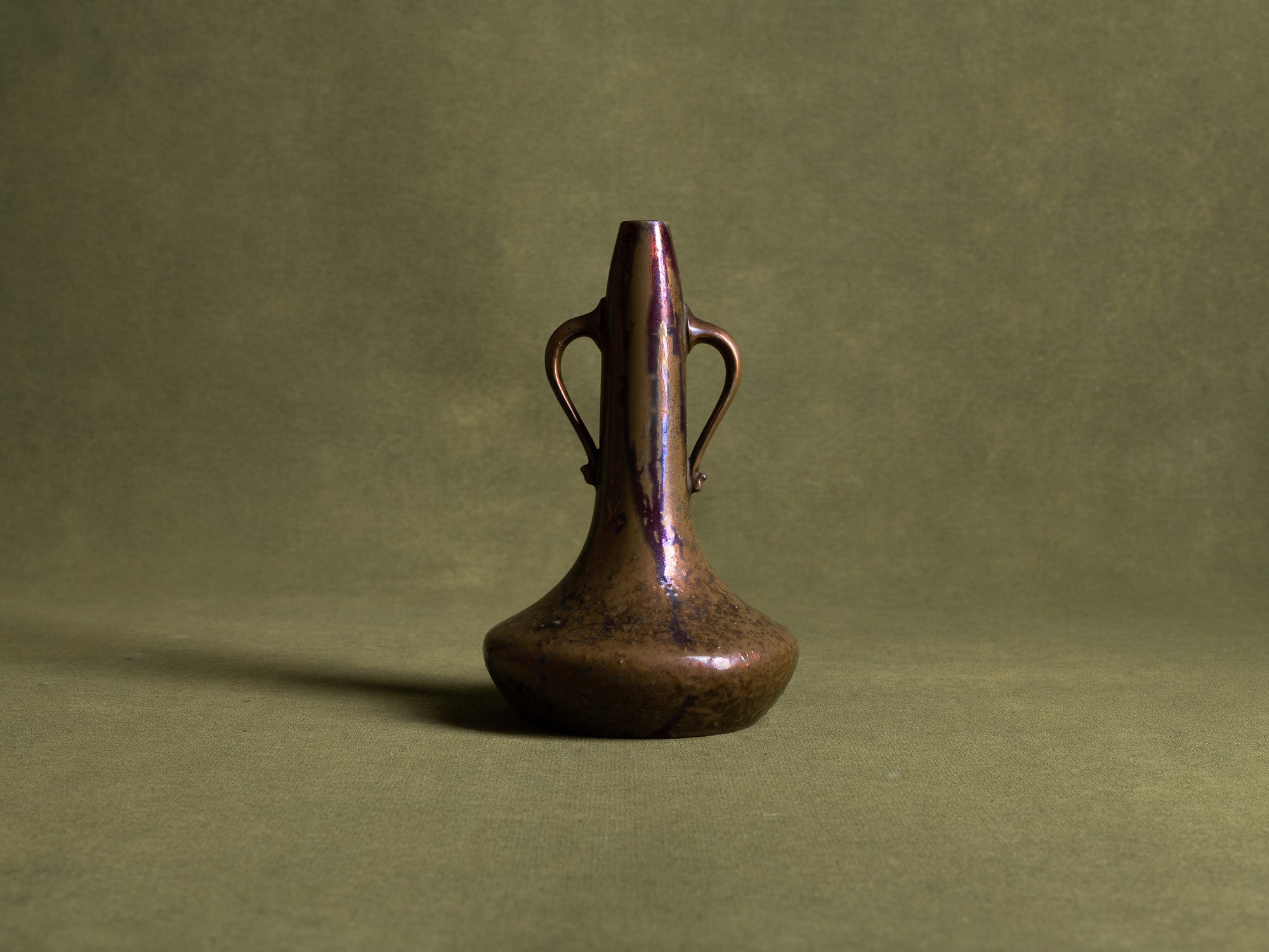 Vase Art Nouveau en grès lustré de Frédéric Danton, France (vers 1900)..Art Nouveau lusterglaze vase by Frédéric Danton, France (circa 1900)