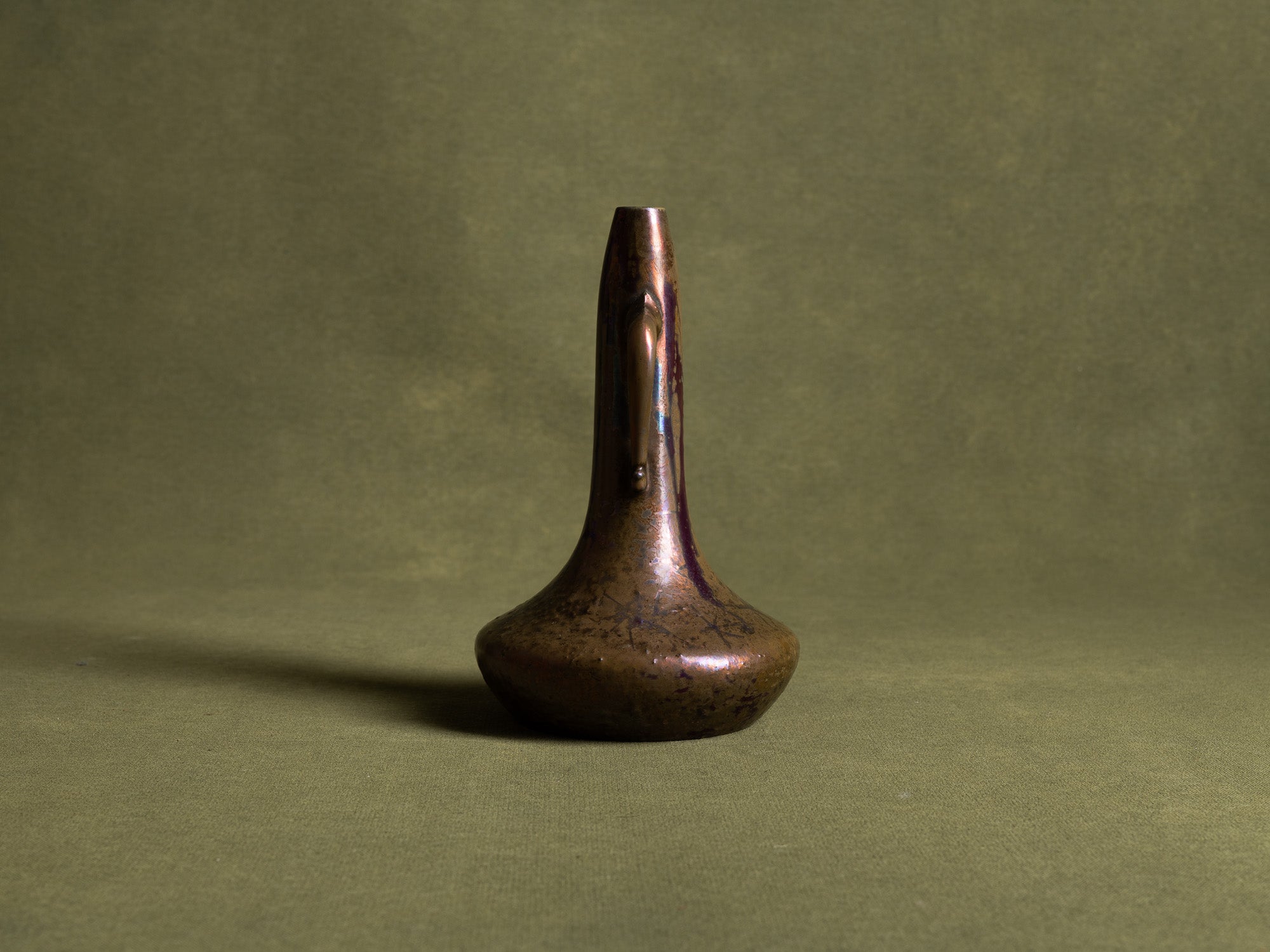 Vase Art Nouveau en grès lustré de Frédéric Danton, France (vers 1900)..Art Nouveau lusterglaze vase by Frédéric Danton, France (circa 1900)