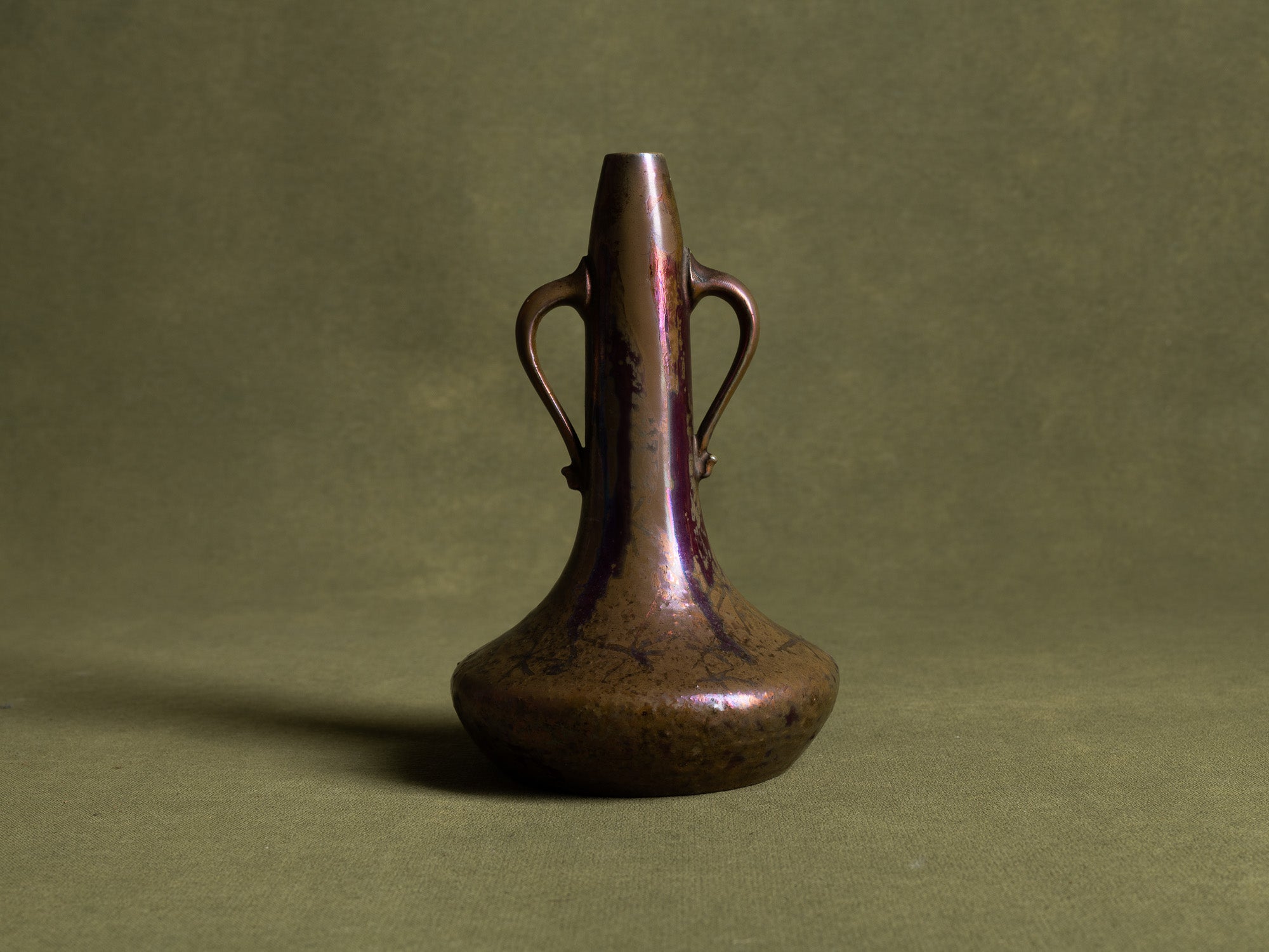 Vase Art Nouveau en grès lustré de Frédéric Danton, France (vers 1900)..Art Nouveau lusterglaze vase by Frédéric Danton, France (circa 1900)