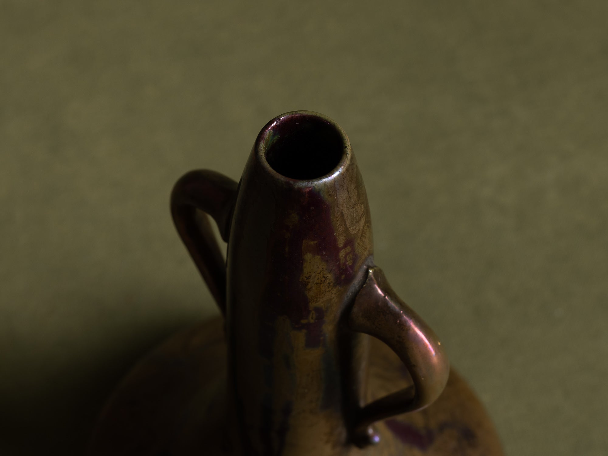 Vase Art Nouveau en grès lustré de Frédéric Danton, France (vers 1900)..Art Nouveau lusterglaze vase by Frédéric Danton, France (circa 1900)