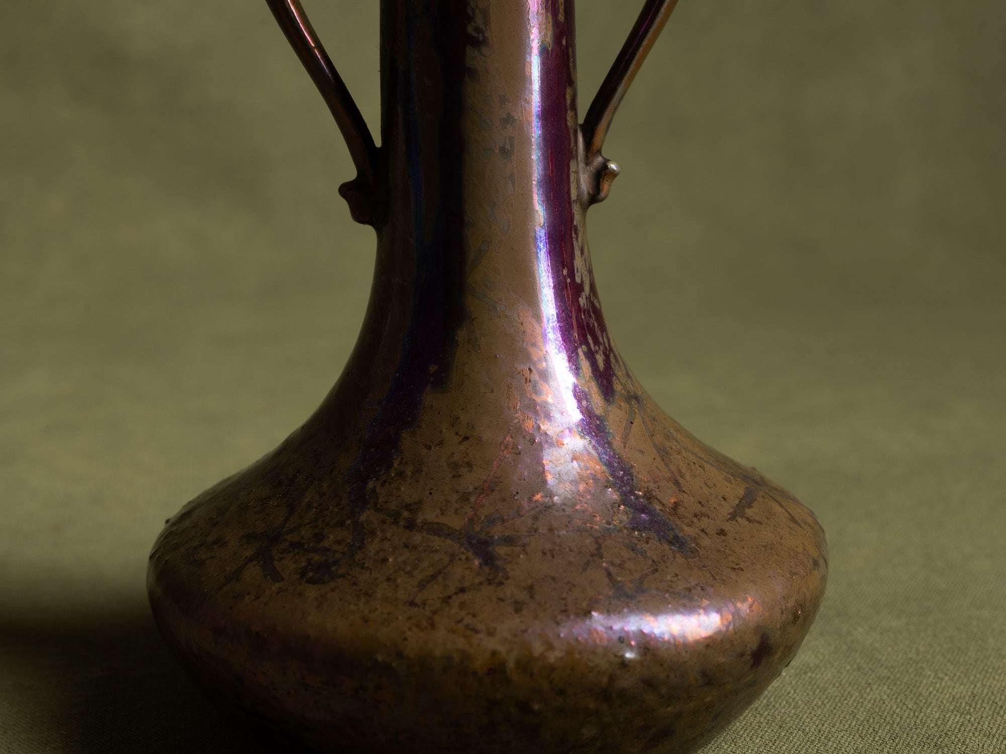 Vase Art Nouveau en grès lustré de Frédéric Danton, France (vers 1900)..Art Nouveau lusterglaze vase by Frédéric Danton, France (circa 1900)