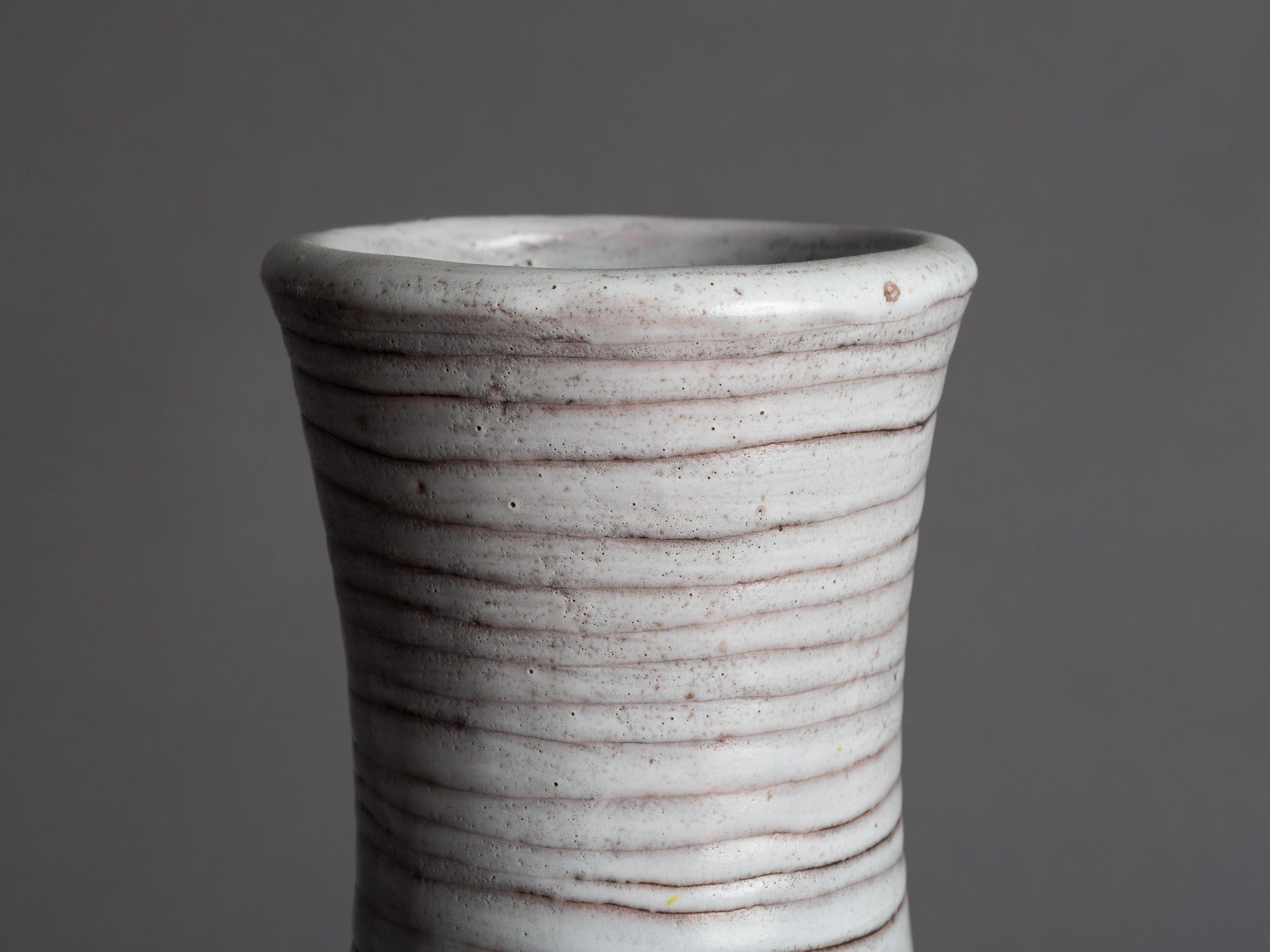 Grand vase de forme libre des frères Cloutier, France (1958)..Huge vase by Robert & Jean Cloutier, France (1958)