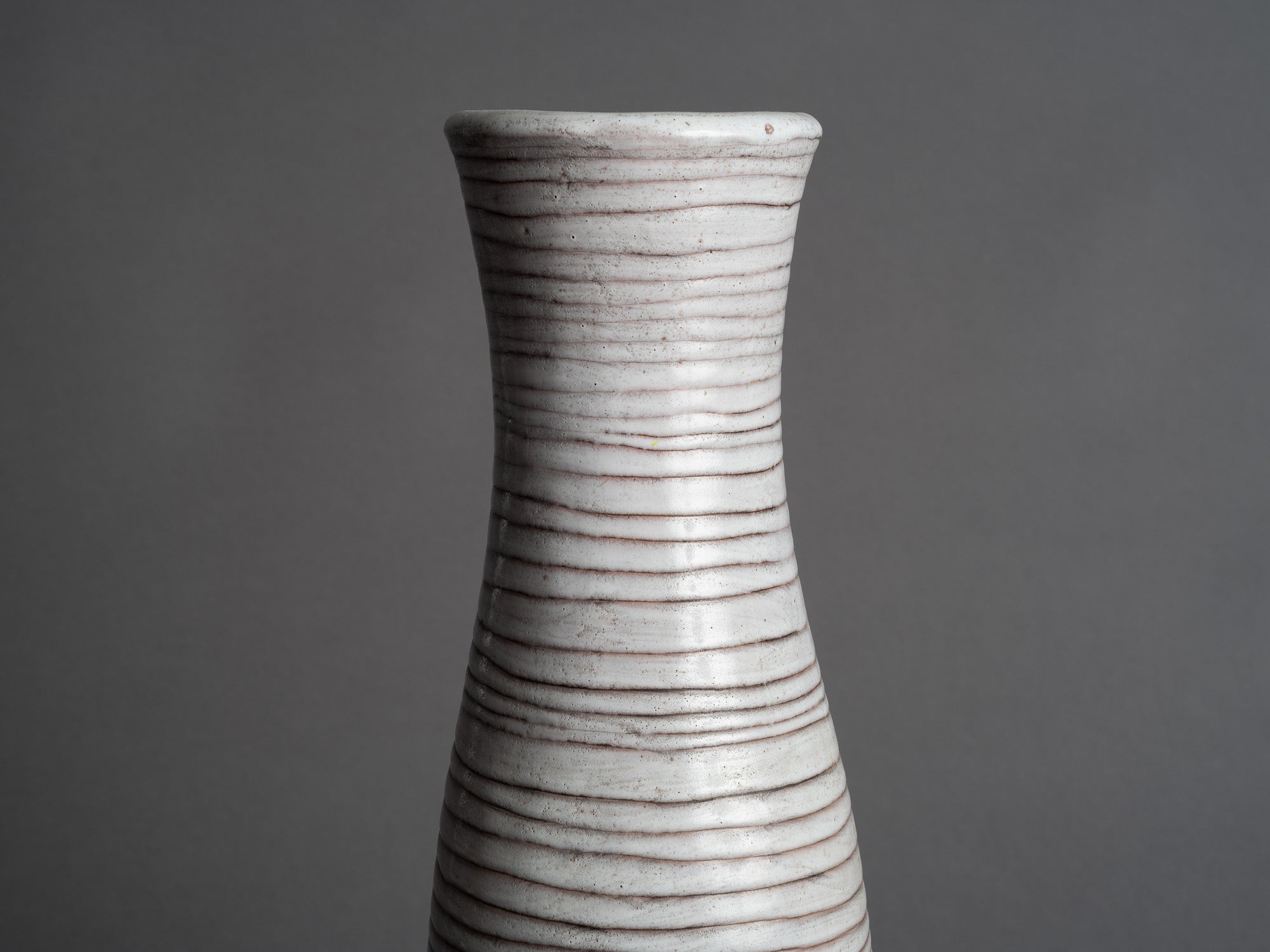 Grand vase de forme libre des frères Cloutier, France (1958)..Huge vase by Robert & Jean Cloutier, France (1958)