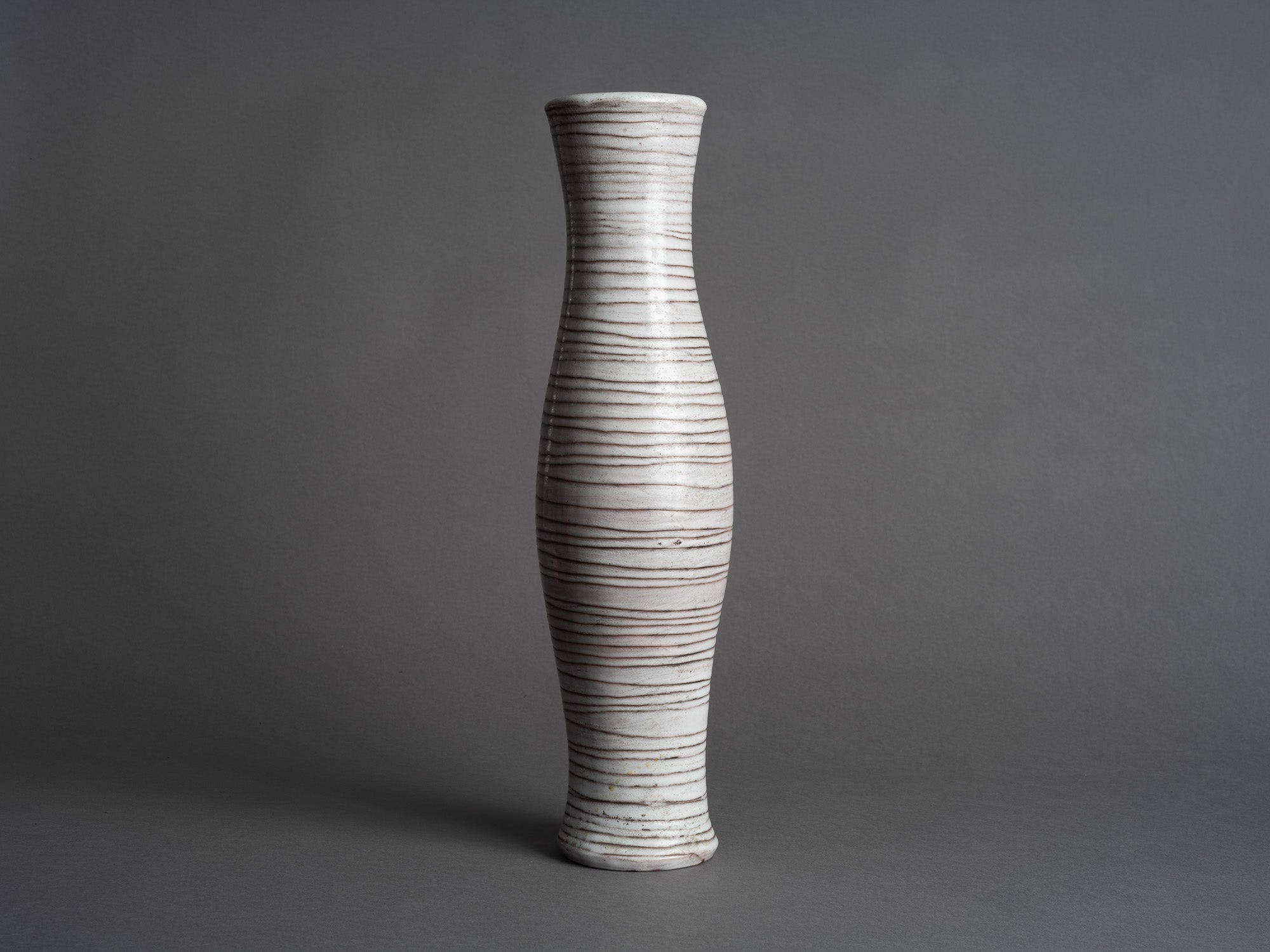 Grand vase de forme libre des frères Cloutier, France (1958)..Huge vase by Robert & Jean Cloutier, France (1958)