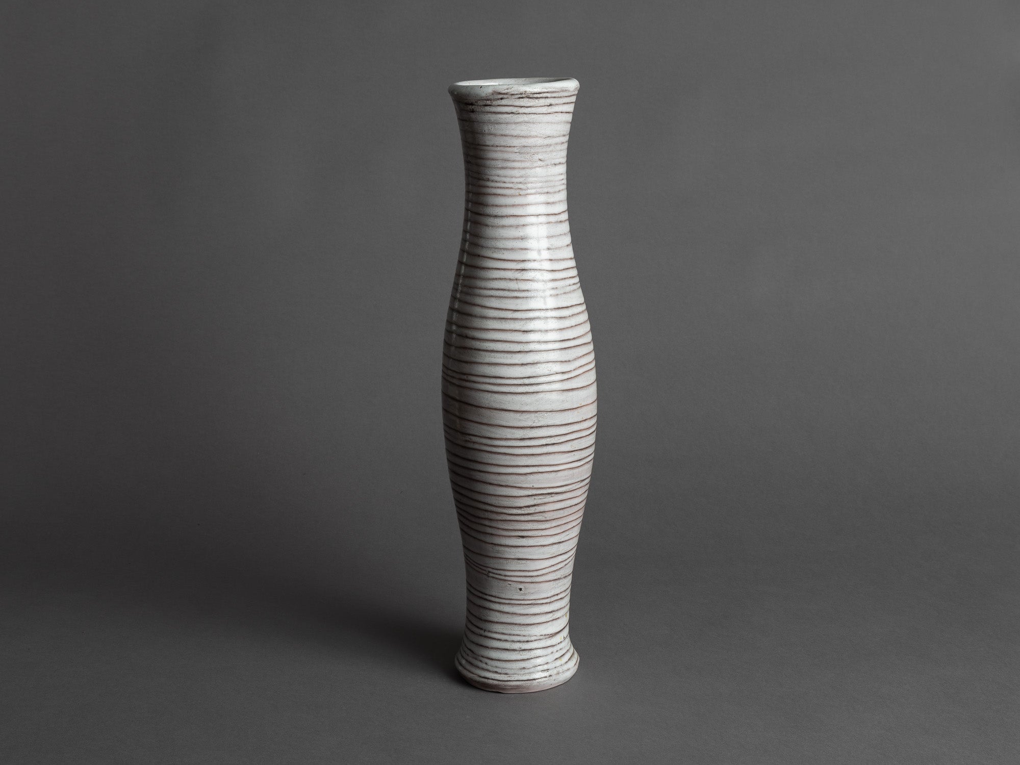 Grand vase de forme libre des frères Cloutier, France (1958)..Huge vase by Robert & Jean Cloutier, France (1958)