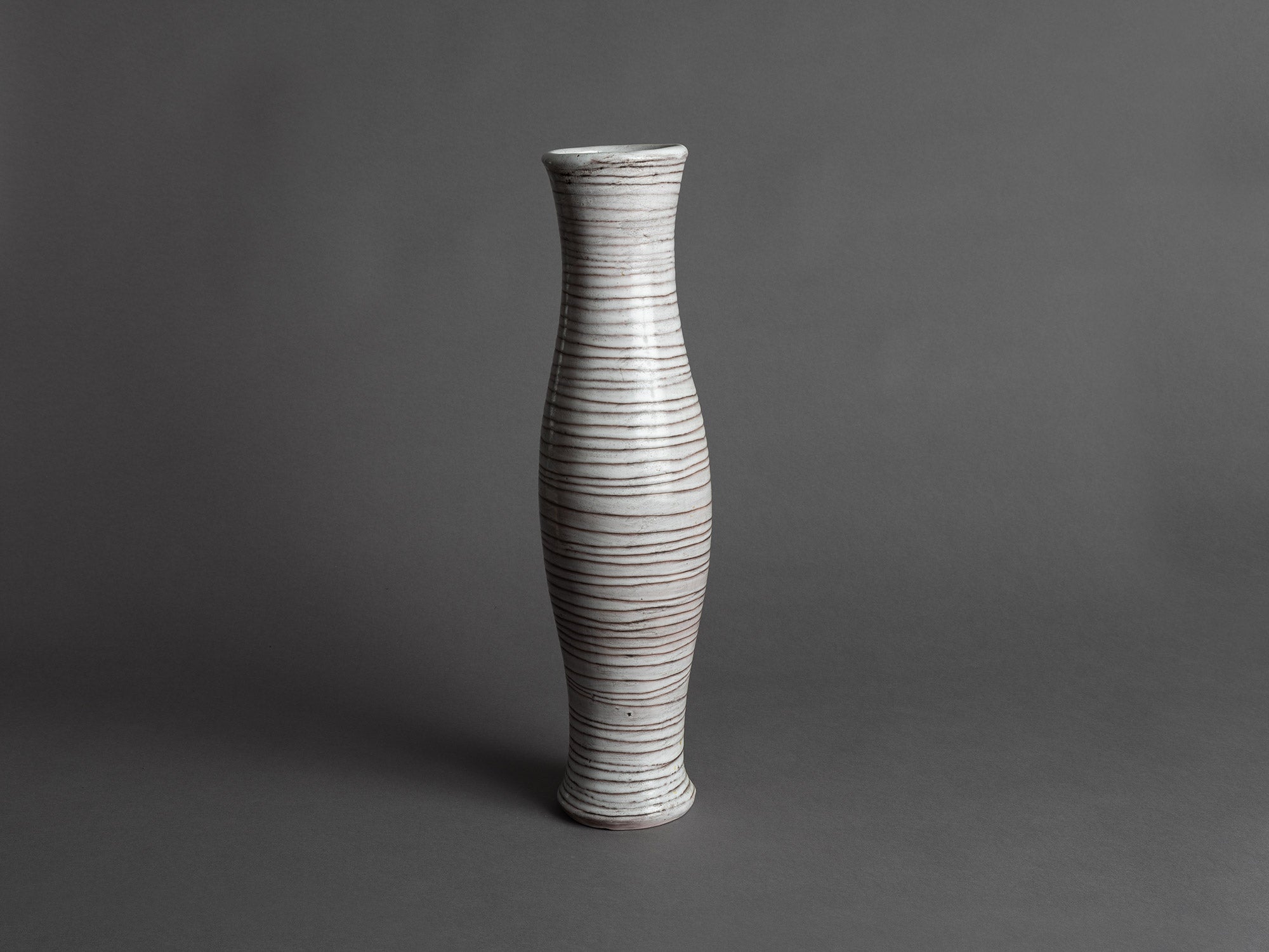 Grand vase de forme libre des frères Cloutier, France (1958)..Huge vase by Robert & Jean Cloutier, France (1958)
