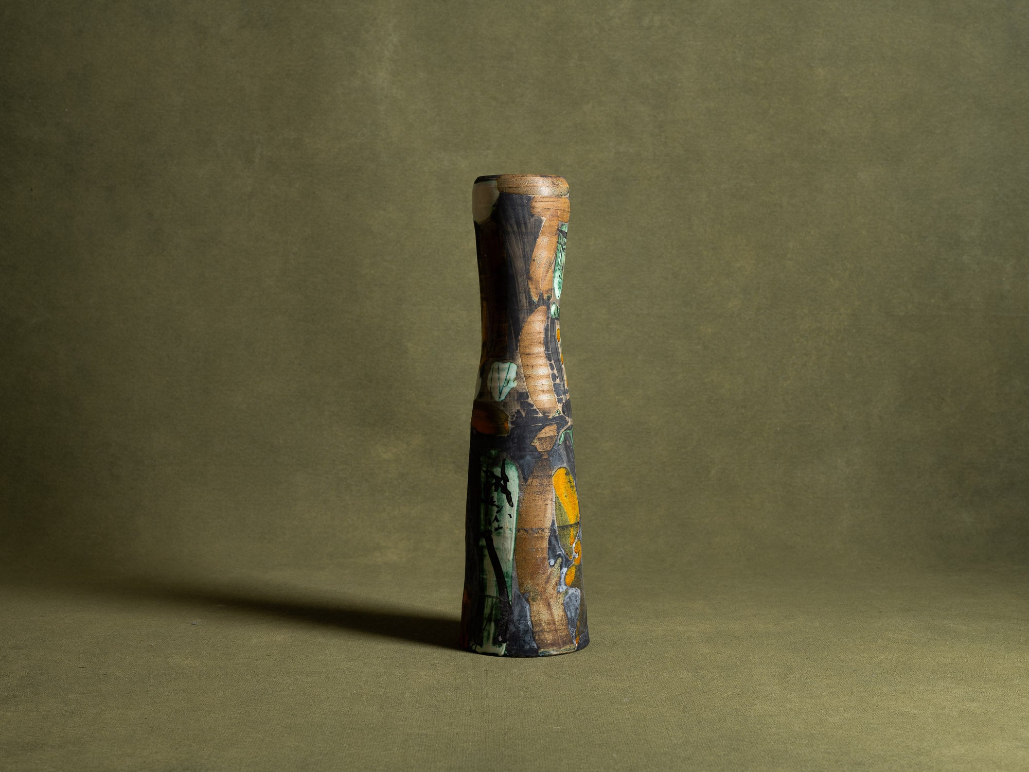 Important vase de Gilbert Portanier à Vallauris, France (vers 1975)..Oustanding muticouloured Vallauris vase by Gilbert Portanier, France (circa 1975)