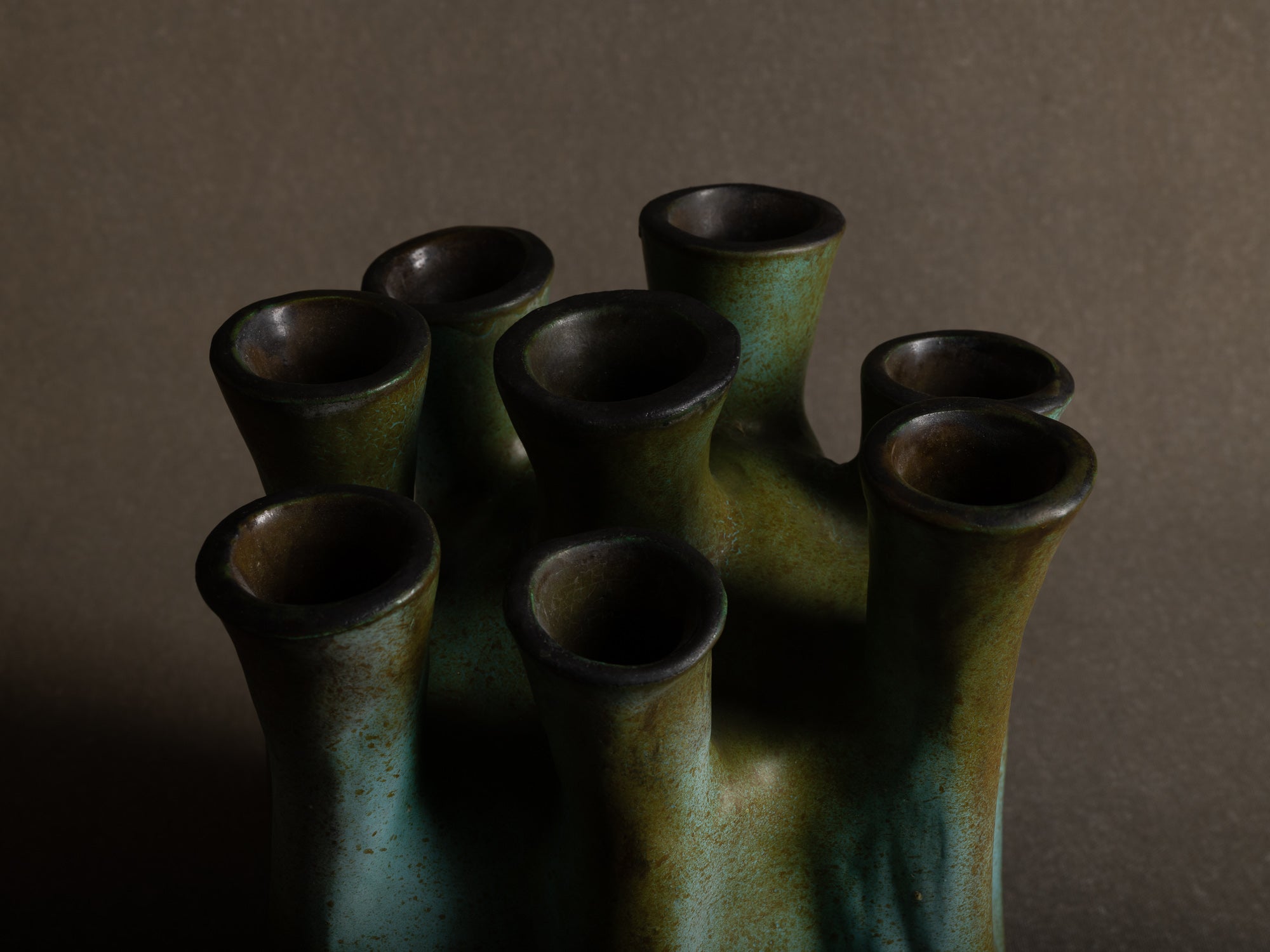 Important vase lichen de Henri‑Georges Dupetit, France (vers 1955)..Outstanding ikebana lichen vase by Henri‑Georges Dupetit, France (circa 1955)