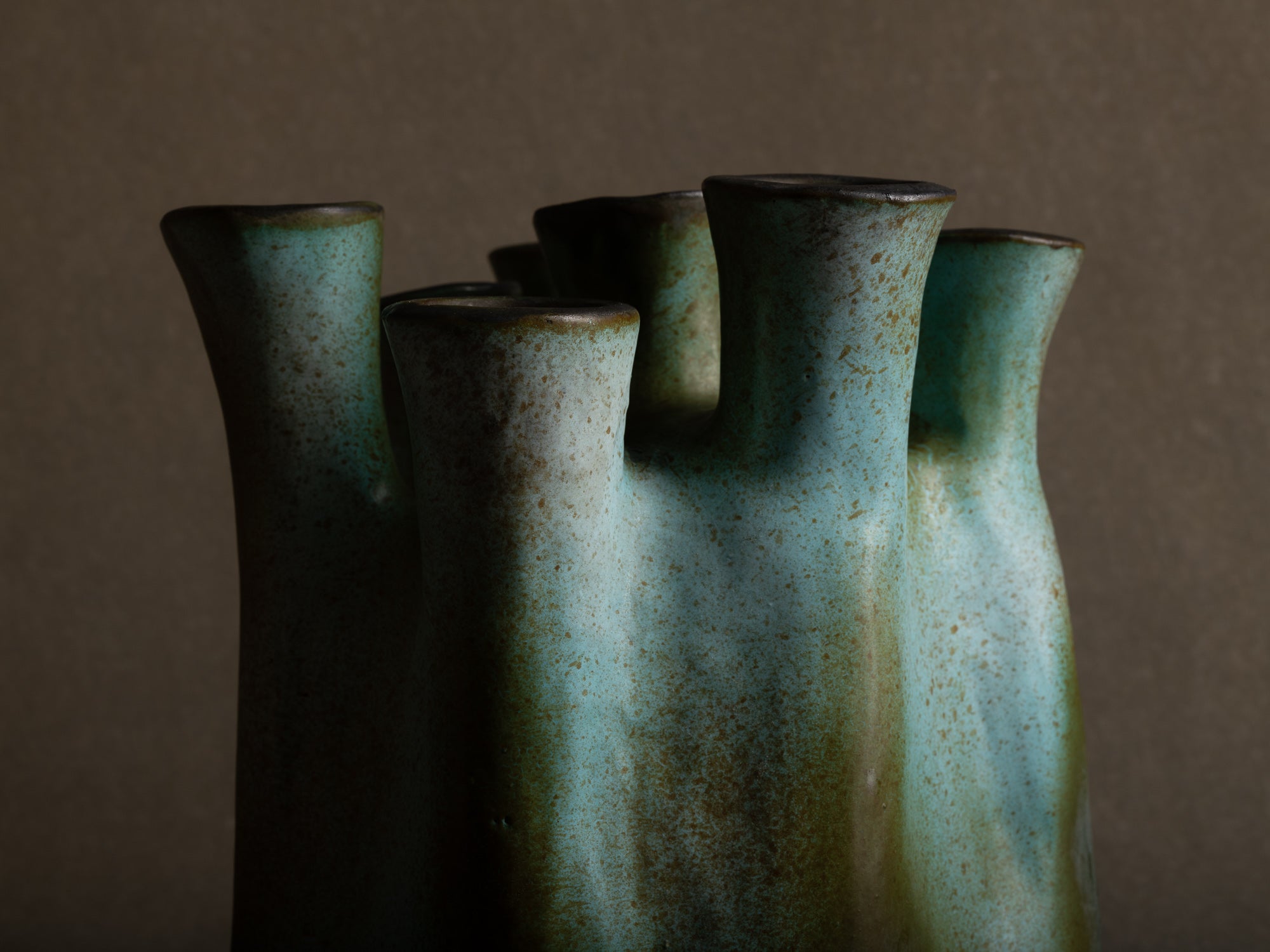 Important vase lichen de Henri‑Georges Dupetit, France (vers 1955)..Outstanding ikebana lichen vase by Henri‑Georges Dupetit, France (circa 1955)