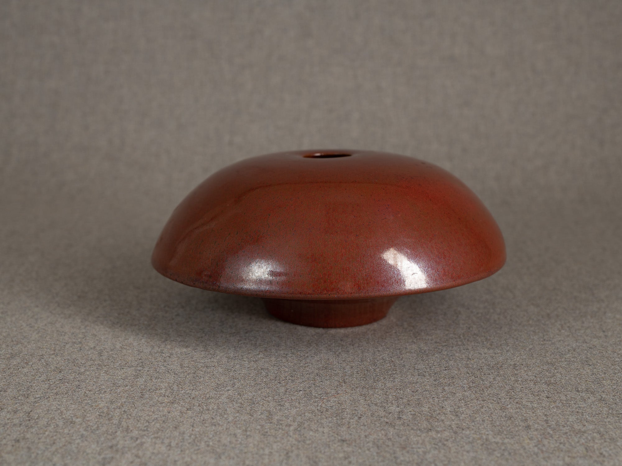 Rare vase soucoupe de Jacques Lacheny, France (1977)..Rare U.F.O vase by Jacques Lacheny, France (1977)