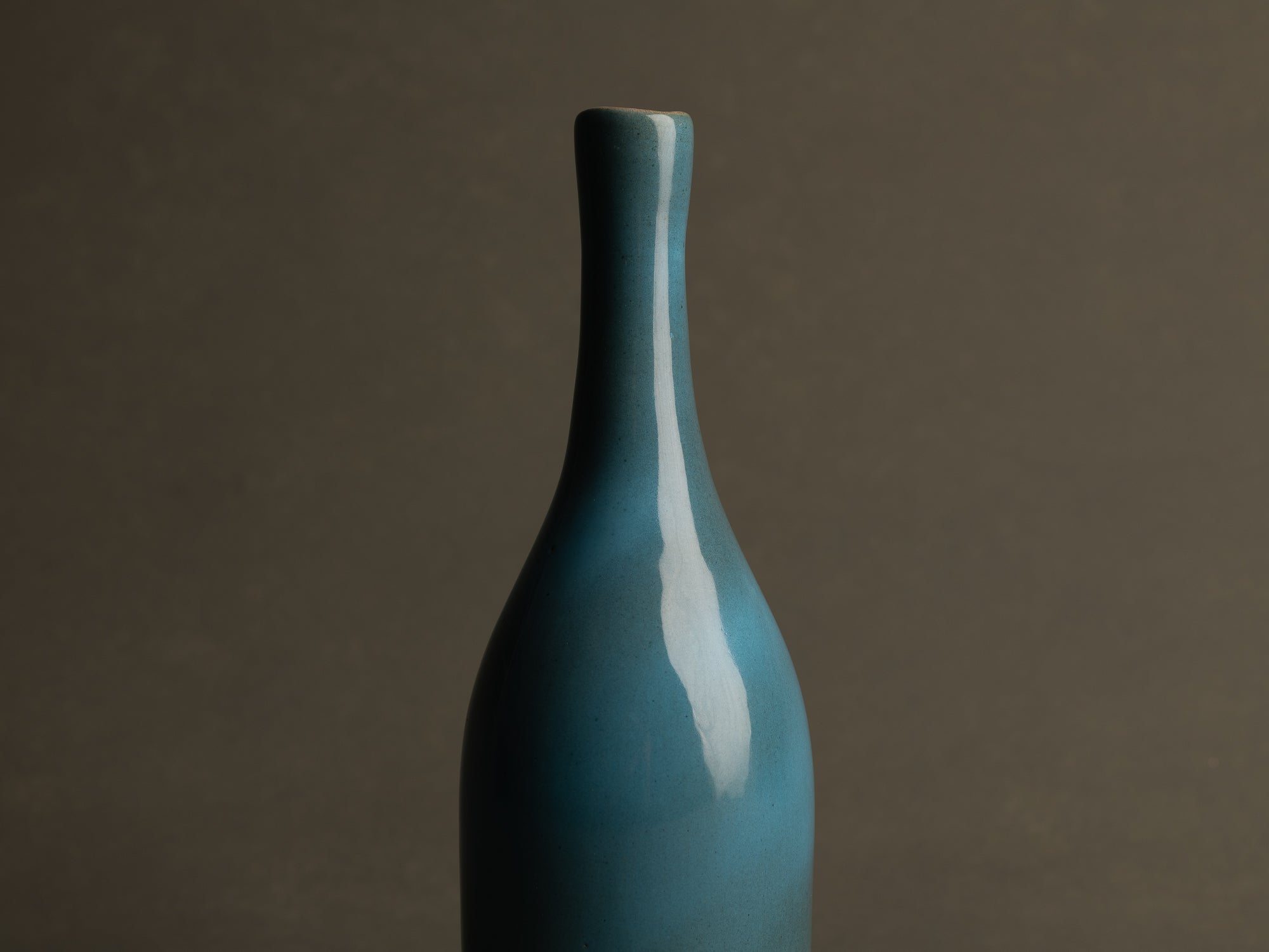 Vase bouteille de Jean Chatoney, France (vers 1960)..Vase by Jean Chatoney, France (circa 1960)