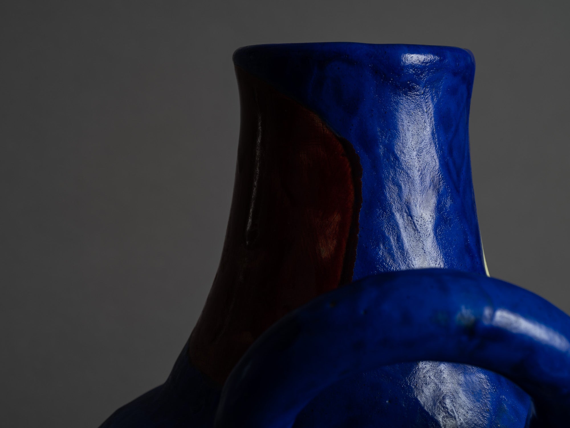 Rare vase ansé de Jean Mégard (Groupe Espace), France (1952)..Huge freeform vase by Jean Mégard (Groupe Espace), Biot, France (1952)