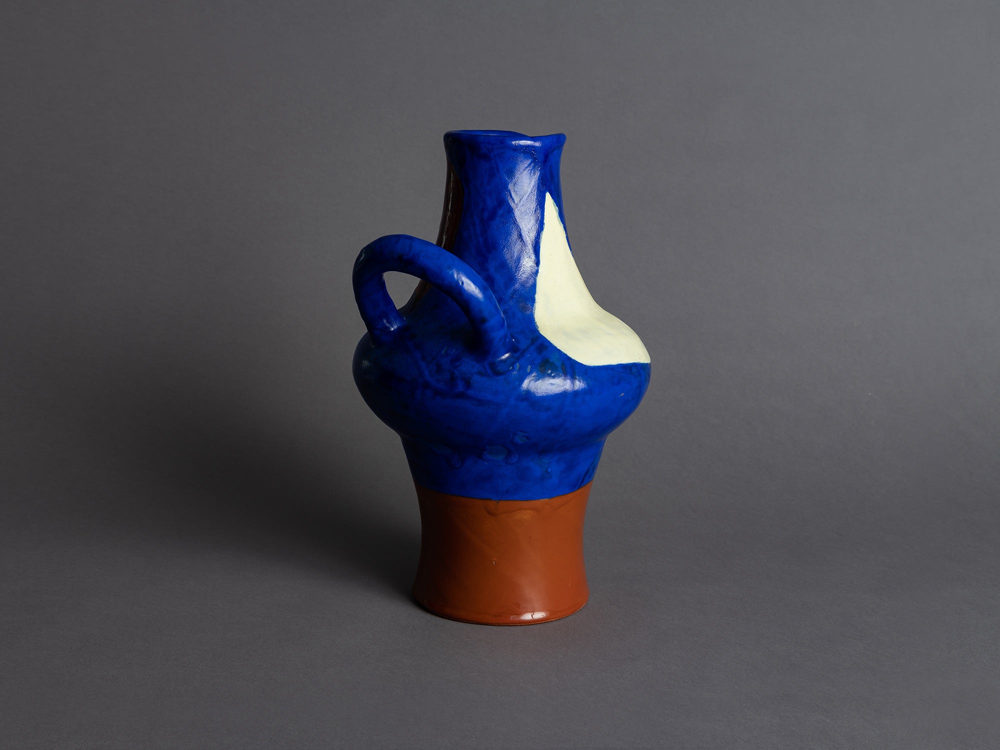 Rare vase ansé de Jean Mégard (Groupe Espace), France (1952)..Huge freeform vase by Jean Mégard (Groupe Espace), Biot, France (1952)