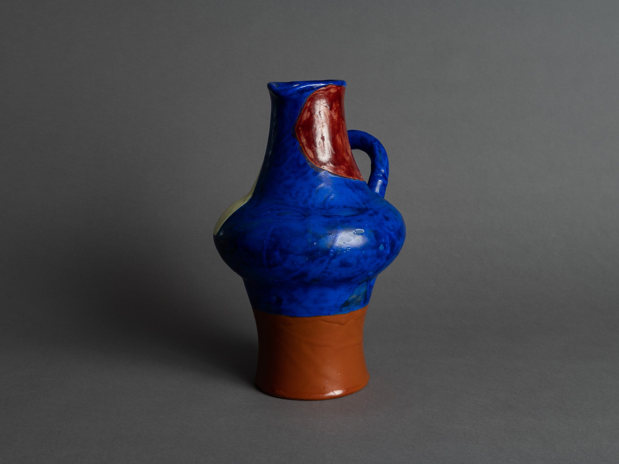Rare vase ansé de Jean Mégard (Groupe Espace), France (1952)..Huge freeform vase by Jean Mégard (Groupe Espace), Biot, France (1952)