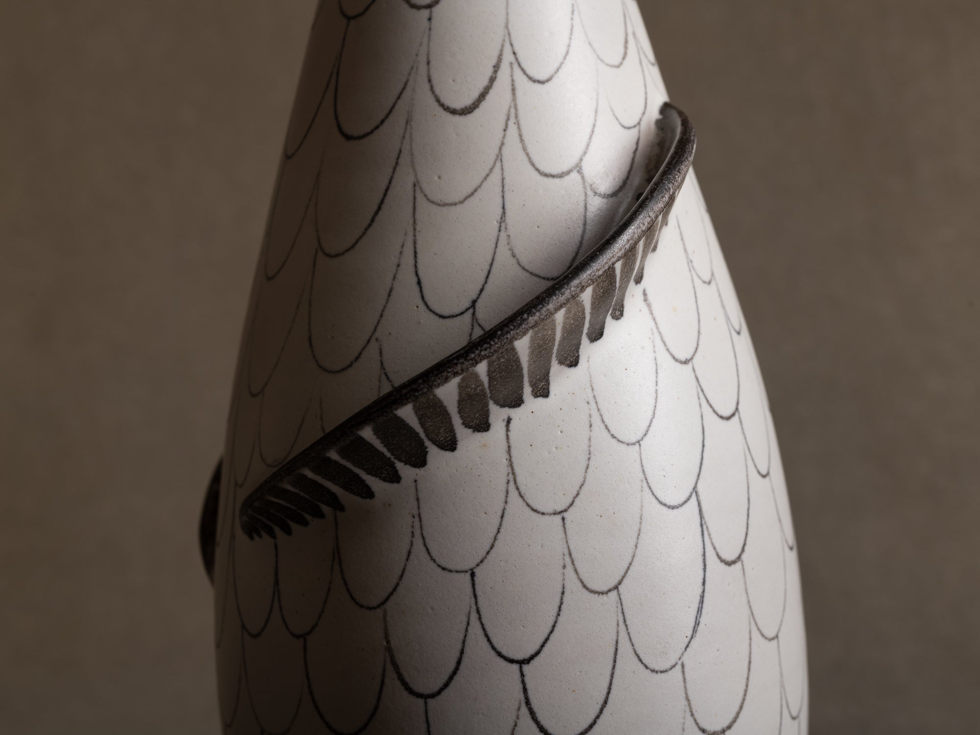 Vase-Sculpture oiseau en faïence par Maria Kohler pour Villeroy & Boch, Allemagne (années 1950)..Vase-Sculpture bird in earthenware by Maria Kohler for Villeroy & Boch, Germany (1950s)