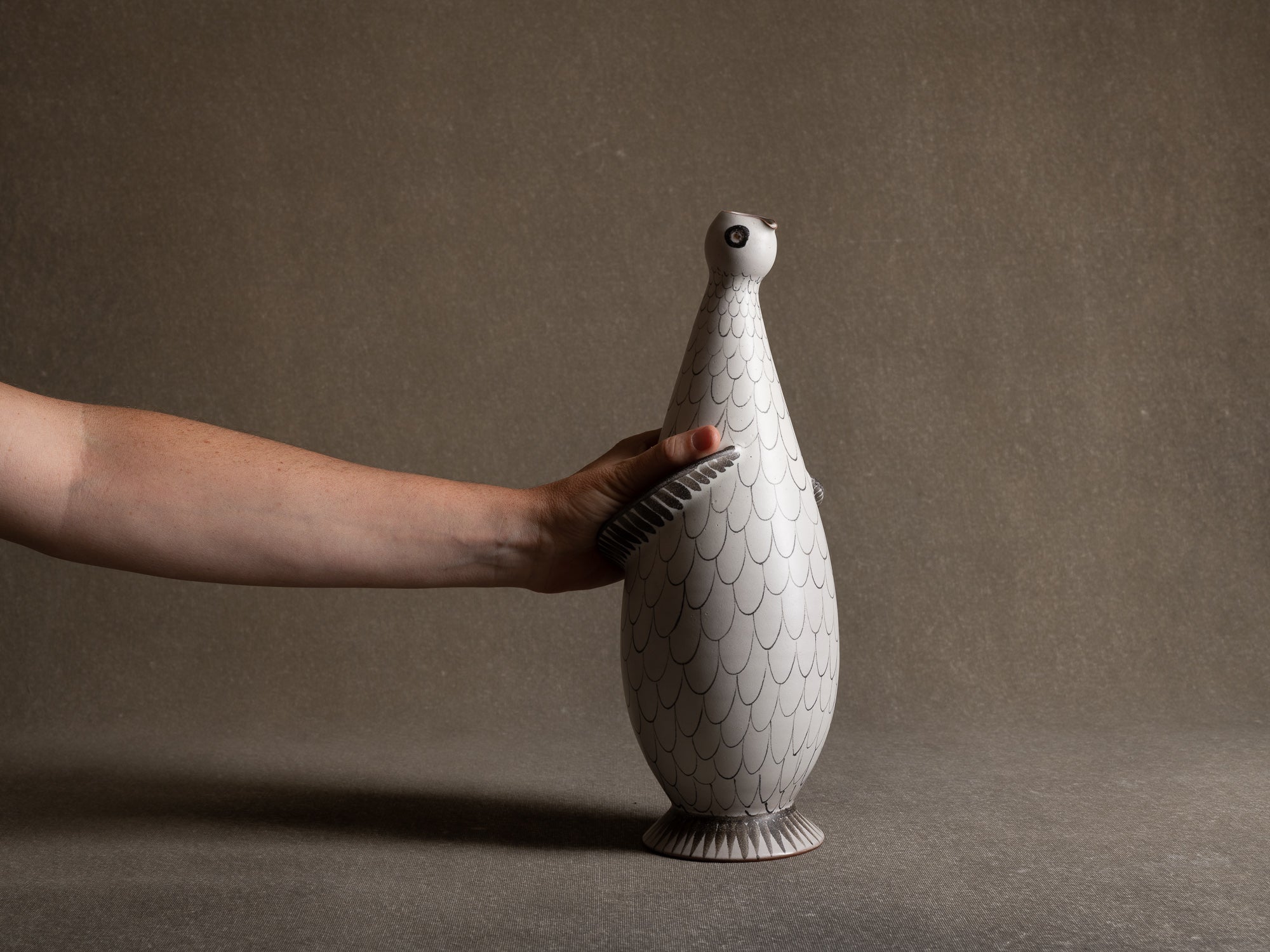 Vase-Sculpture oiseau en faïence par Maria Kohler pour Villeroy & Boch, Allemagne (années 1950)..Vase-Sculpture bird in earthenware by Maria Kohler for Villeroy & Boch, Germany (1950s)