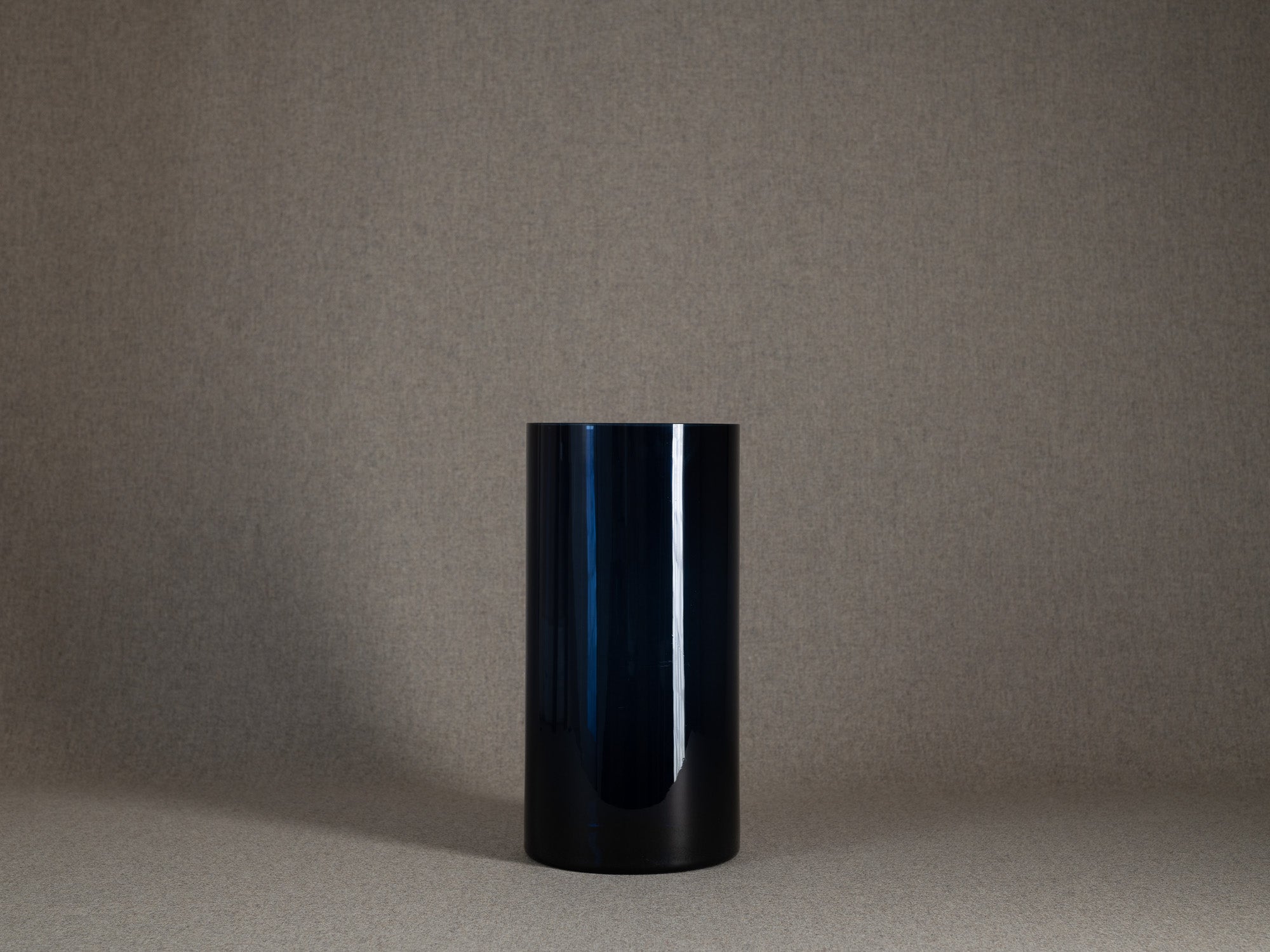 Grand vase bleu "Purtilo" de Kaj Franck pour Nuutajärvi Notsjo, Finlande (1967-72)..Large blue Purtilo vase by Kaj Franck for Nuutajärvi Notsjo, Finland (1967-72)