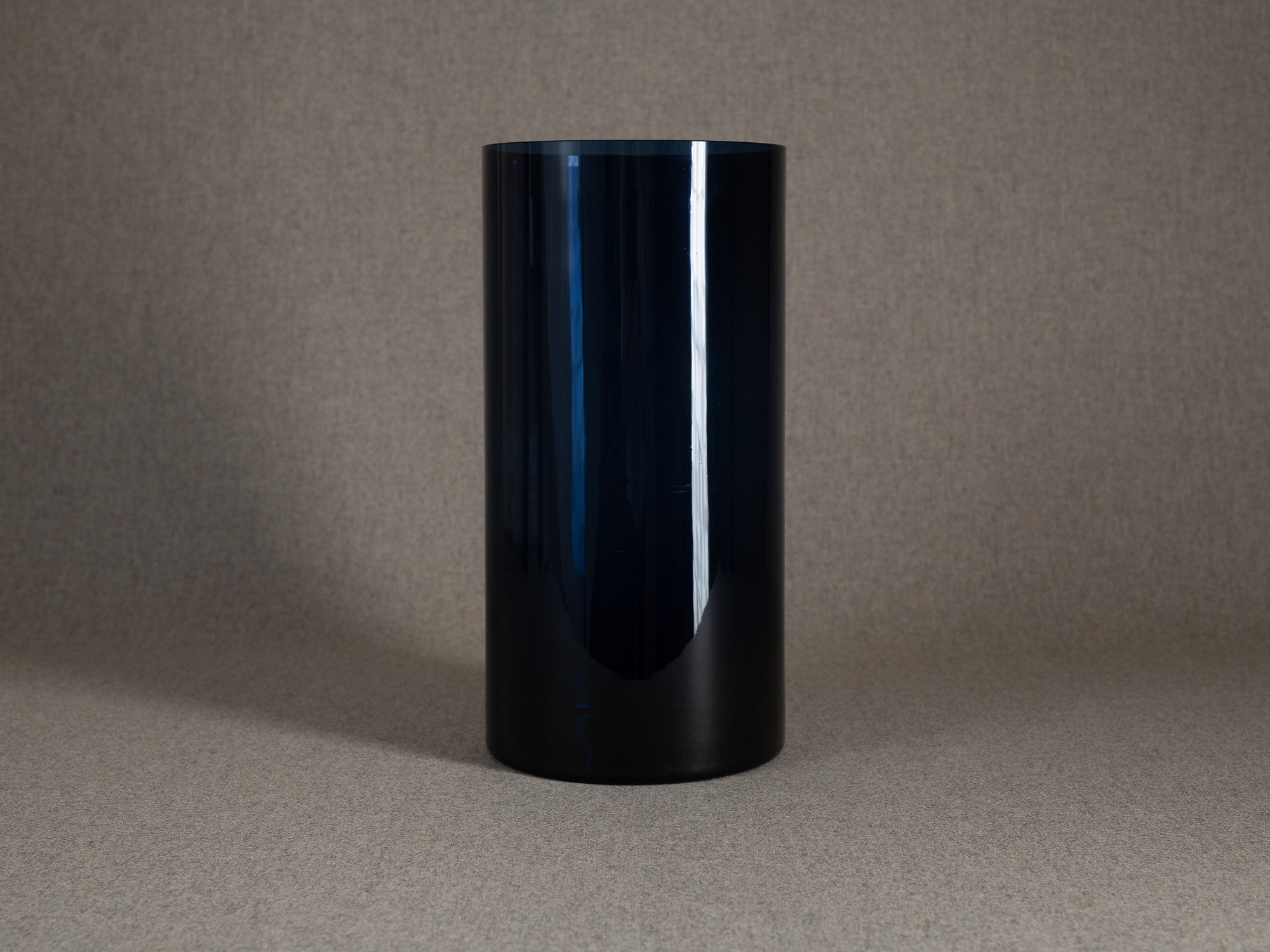 Grand vase bleu "Purtilo" de Kaj Franck pour Nuutajärvi Notsjo, Finlande (1967-72)..Large blue Purtilo vase by Kaj Franck for Nuutajärvi Notsjo, Finland (1967-72)