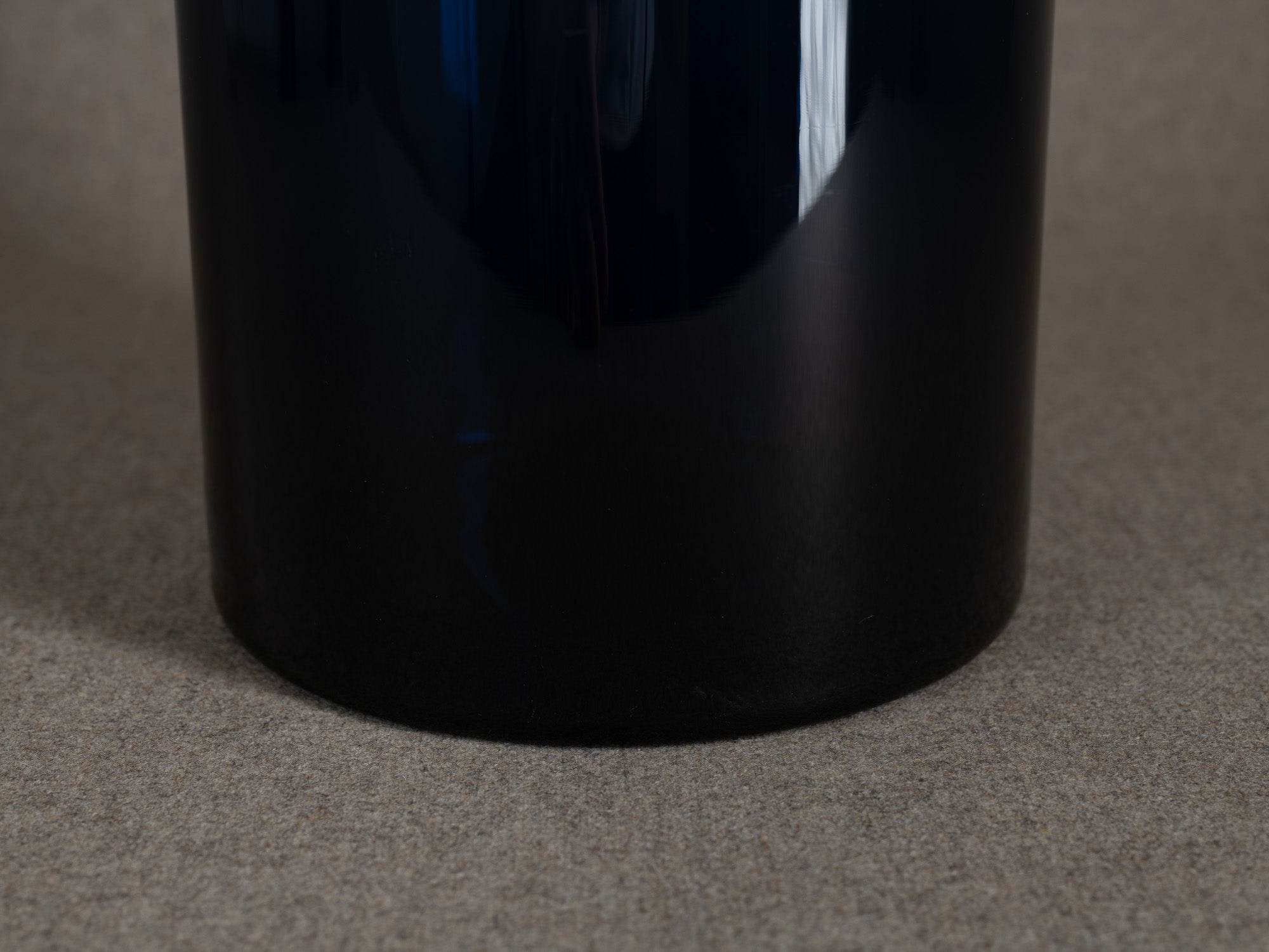 Grand vase bleu "Purtilo" de Kaj Franck pour Nuutajärvi Notsjo, Finlande (1967-72)..Large blue Purtilo vase by Kaj Franck for Nuutajärvi Notsjo, Finland (1967-72)