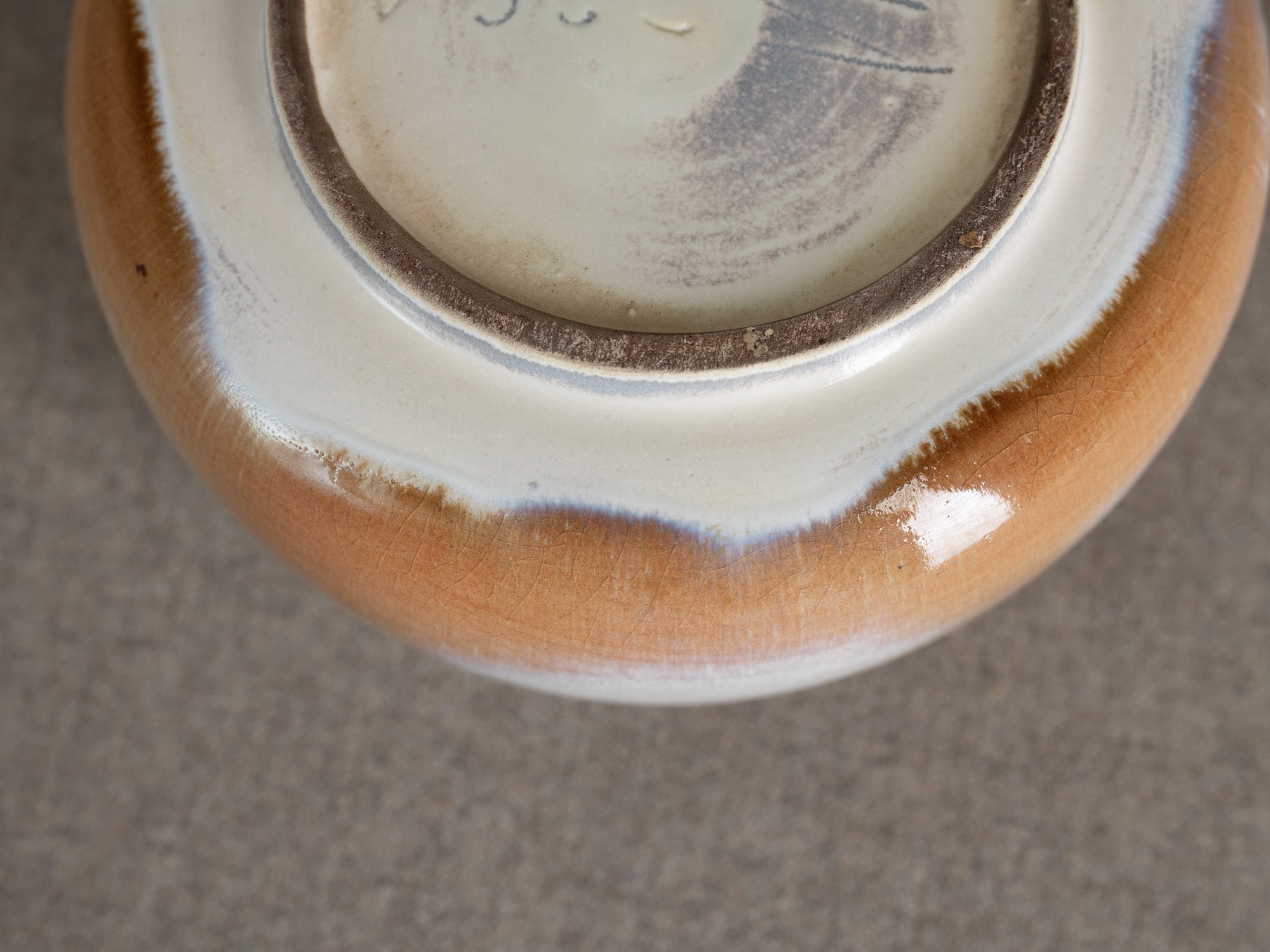 Rare vase "oursin" en grès de Georges Jouve, France (vers 1960)..Rare stoneware "oursin" vase by Georges Jouve, France (circa 1960)