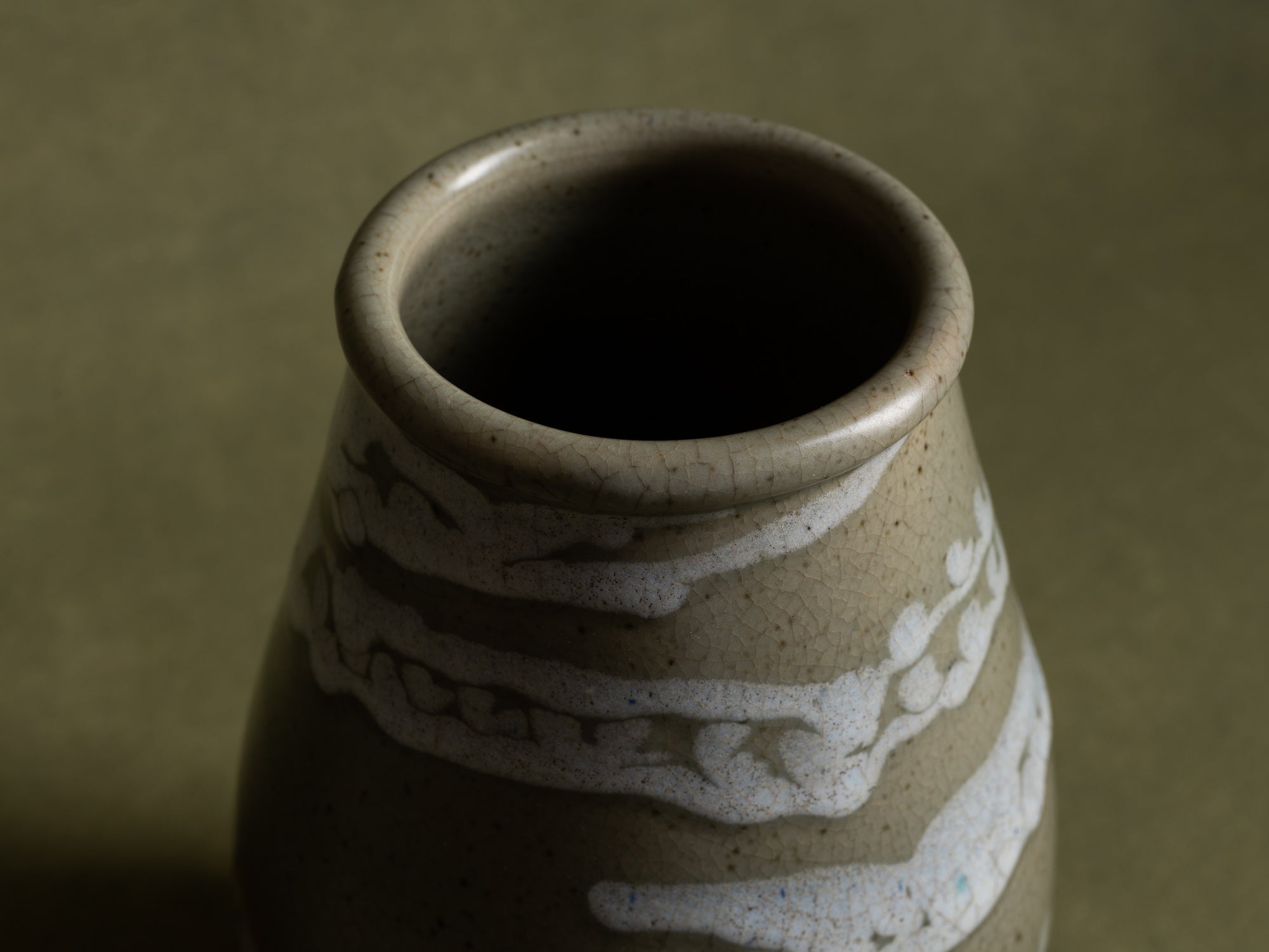 Rare vase japonisant de Charlotte Chauchet-Guilleré pour Primavera, France (entre 1914 et 1925)..Japonisme celadon vase by Charlotte Chauchet-Guilleré for Primavera, France (ca. 1914-25)