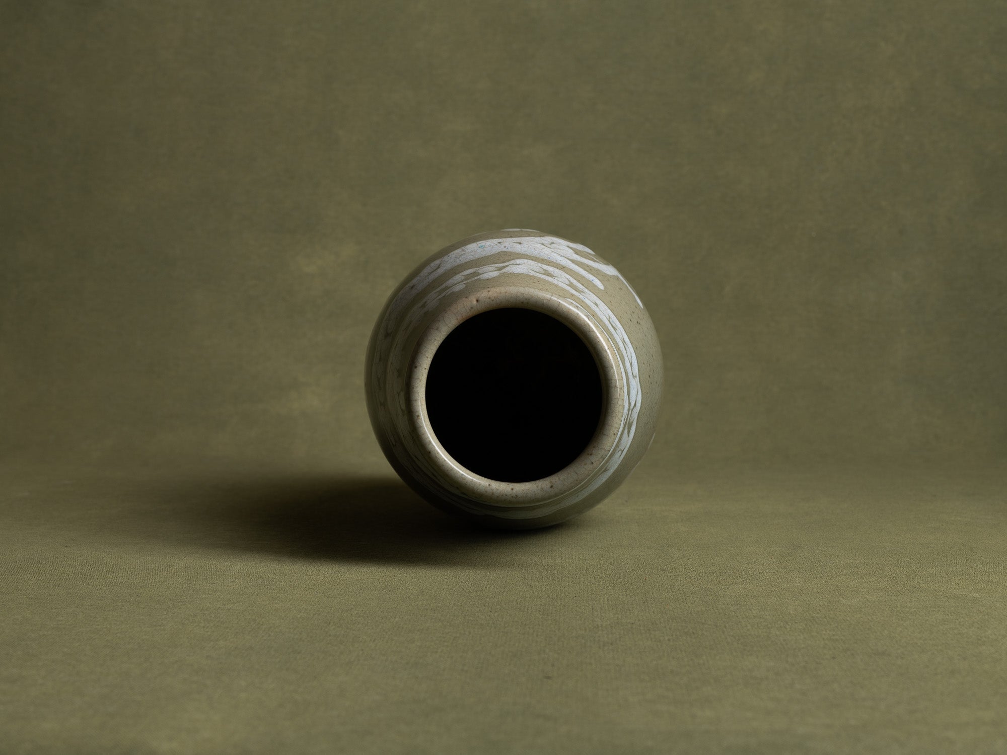 Rare vase japonisant de Charlotte Chauchet-Guilleré pour Primavera, France (entre 1914 et 1925)..Japonisme celadon vase by Charlotte Chauchet-Guilleré for Primavera, France (ca. 1914-25)