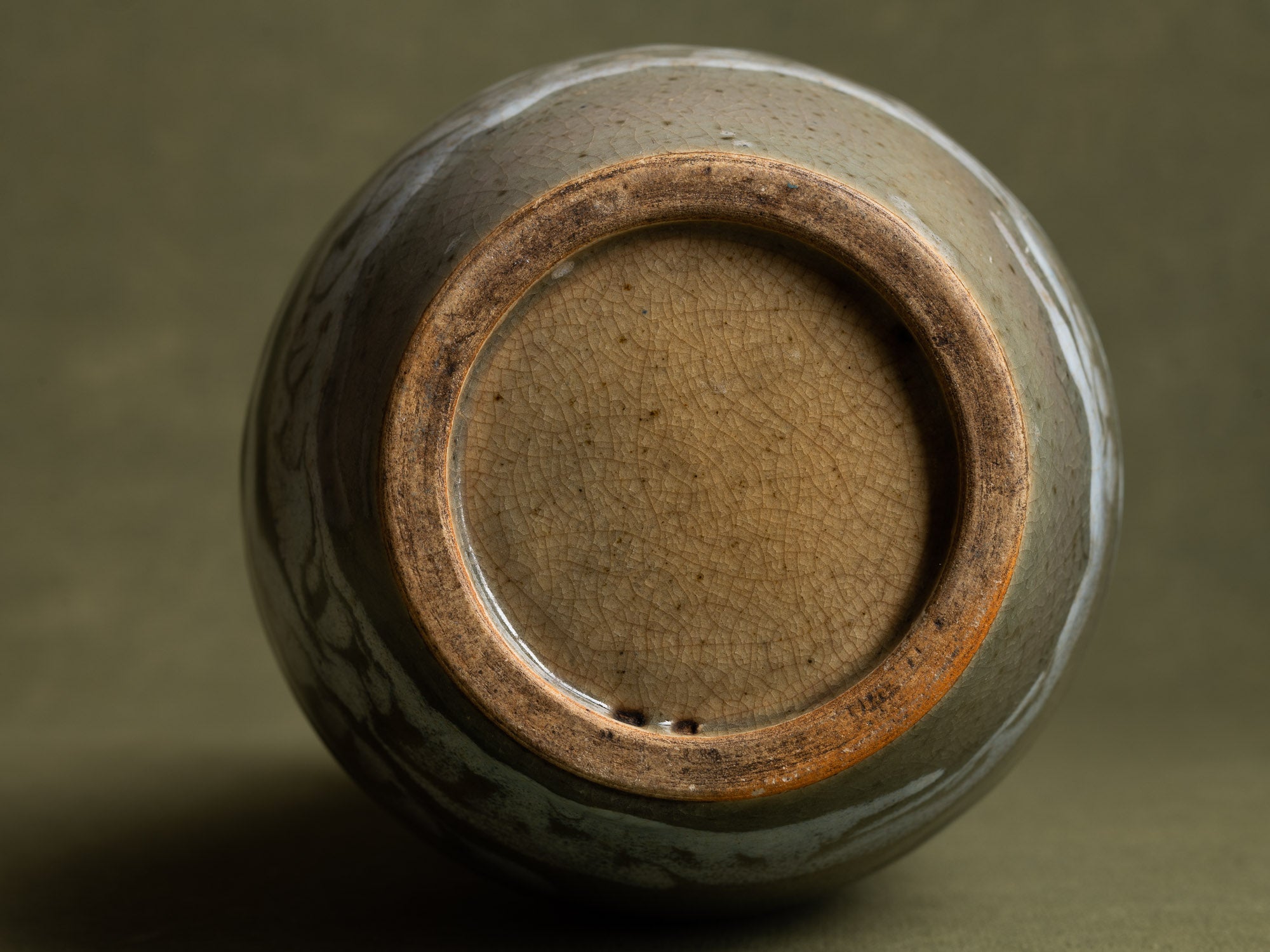 Rare vase japonisant de Charlotte Chauchet-Guilleré pour Primavera, France (entre 1914 et 1925)..Japonisme celadon vase by Charlotte Chauchet-Guilleré for Primavera, France (ca. 1914-25)