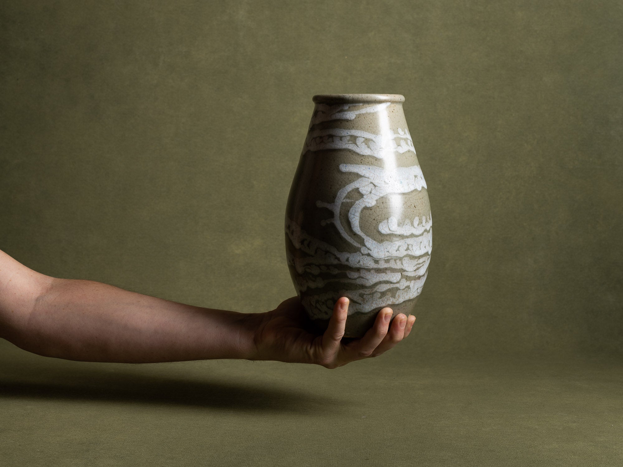 Rare vase japonisant de Charlotte Chauchet-Guilleré pour Primavera, France (entre 1914 et 1925)..Japonisme celadon vase by Charlotte Chauchet-Guilleré for Primavera, France (ca. 1914-25)