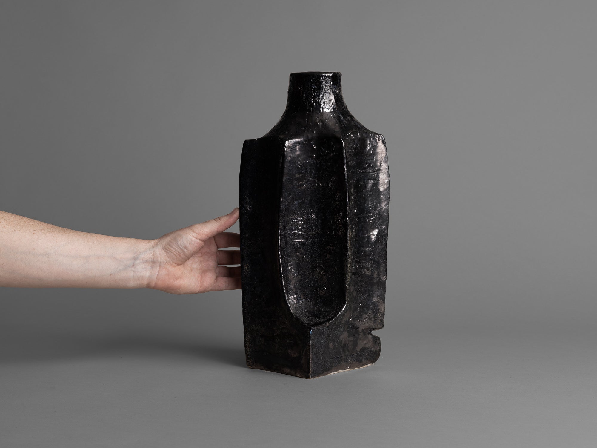 Rare vase de forme libre de Raymond Louis Quillivic, France (vers 1970) - Collection Serullaz..Huge freeform vase by Raymond Louis Quillivic, France (circa 1970) - Collection Serullaz