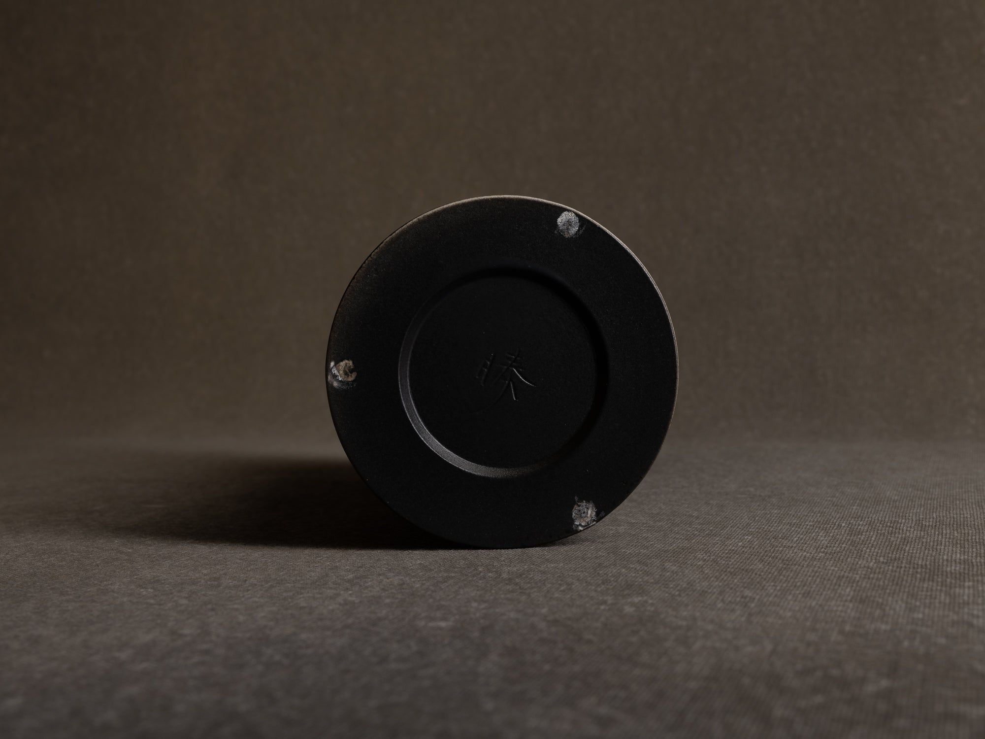 Vase en grès à décor d'oiseau, Japon (vers 1990-2000)..Stoneware vase with bird pattern, Japan (circa 1990-2000)