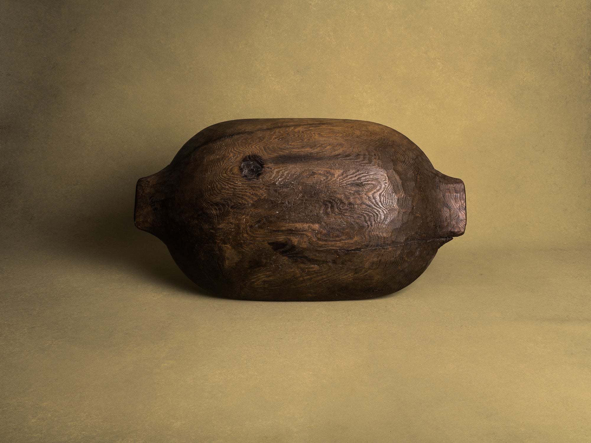 Ancienne coupe à faire le pain / pétrin, art paysan, Angleterre (XIXe siècle)..Old wood carved bread & dought bowl, Peasant art, England (19th century)