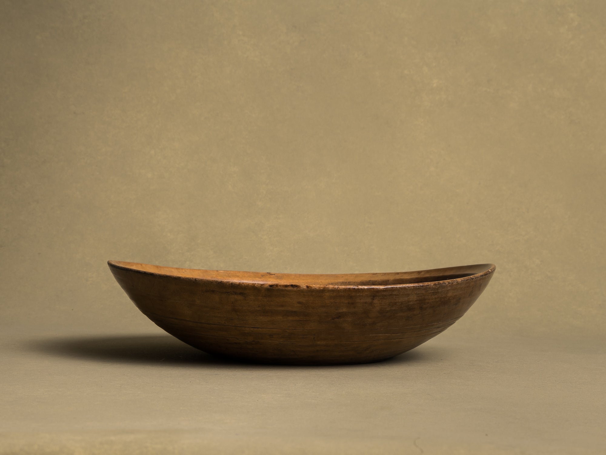 Rare et ancienne coupe de mariage en bouleau, art paysan, Suède (Fin du XVIIIe / début du XIXe siècle)..Unique Old birchwood carved wedding bowl, Peasant art, Sweden (Late 18th / early 19th century)